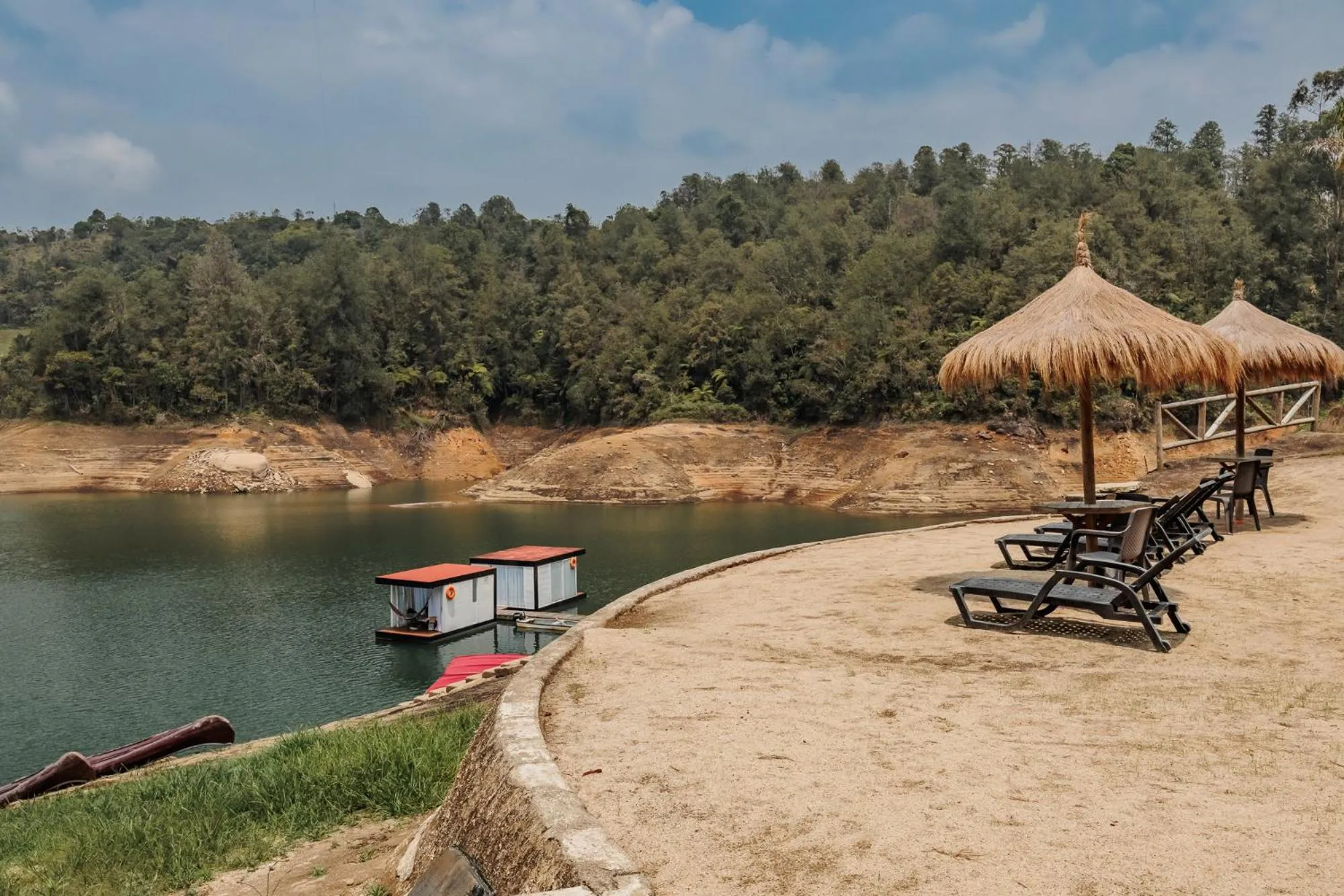 Beach in Pietrasanta hotel campestre frente a la represa del Peñol y Guatape