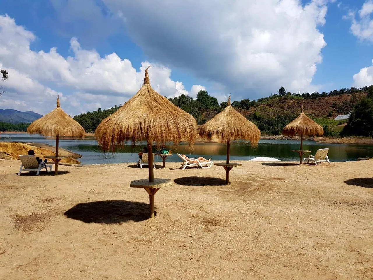 Pietrasanta hotel campestre frente a la represa del Peñol y Guatape