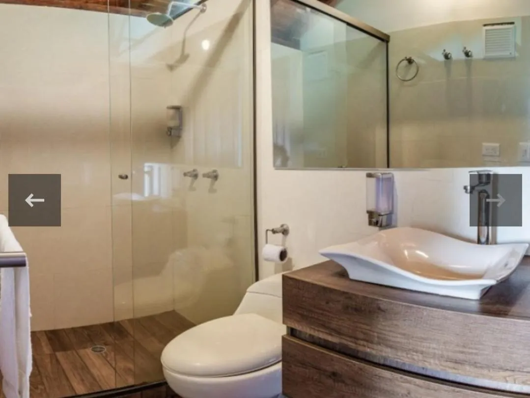 Bathroom in Pietrasanta hotel campestre frente a la represa del Peñol y Guatape