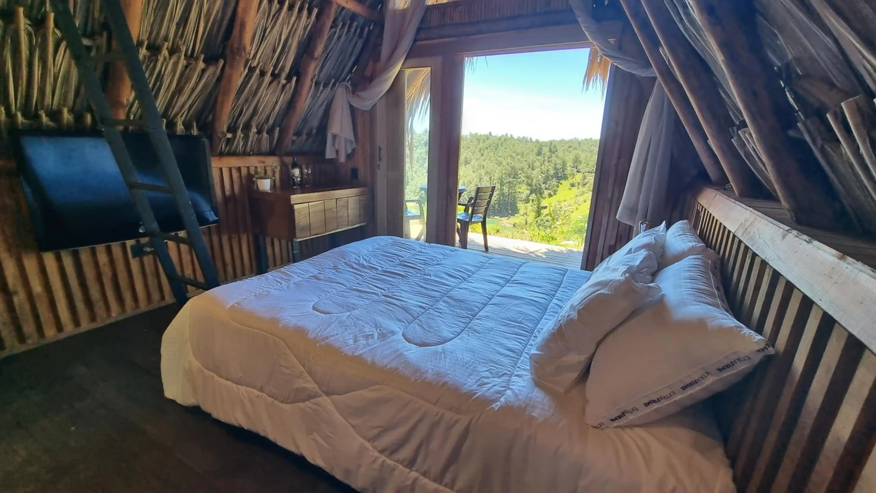 Bed in Pietrasanta hotel campestre frente a la represa del Peñol y Guatape