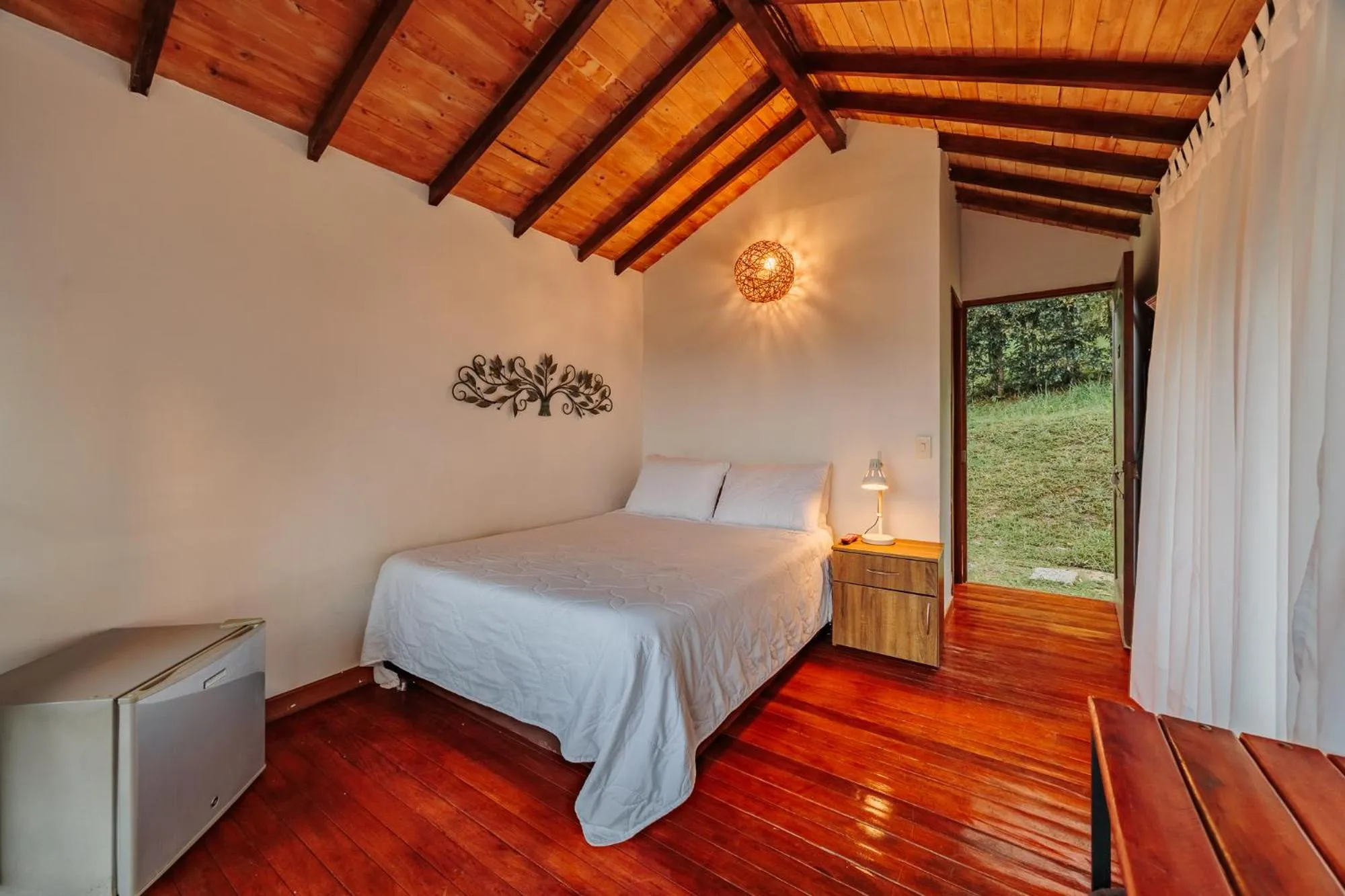 Bed in Pietrasanta hotel campestre frente a la represa del Peñol y Guatape