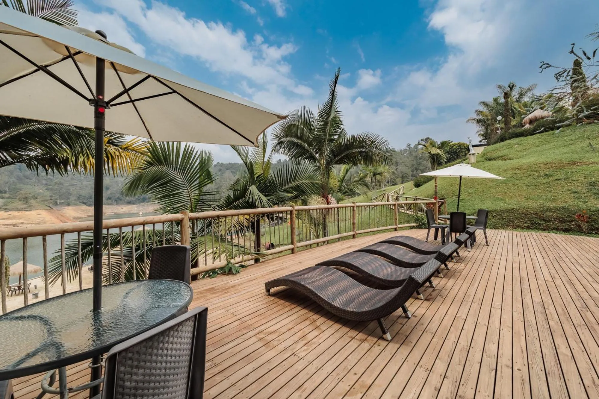 Natural landscape in Pietrasanta hotel campestre frente a la represa del Peñol y Guatape