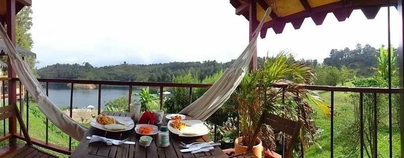 Breakfast in Pietrasanta hotel campestre frente a la represa del Peñol y Guatape