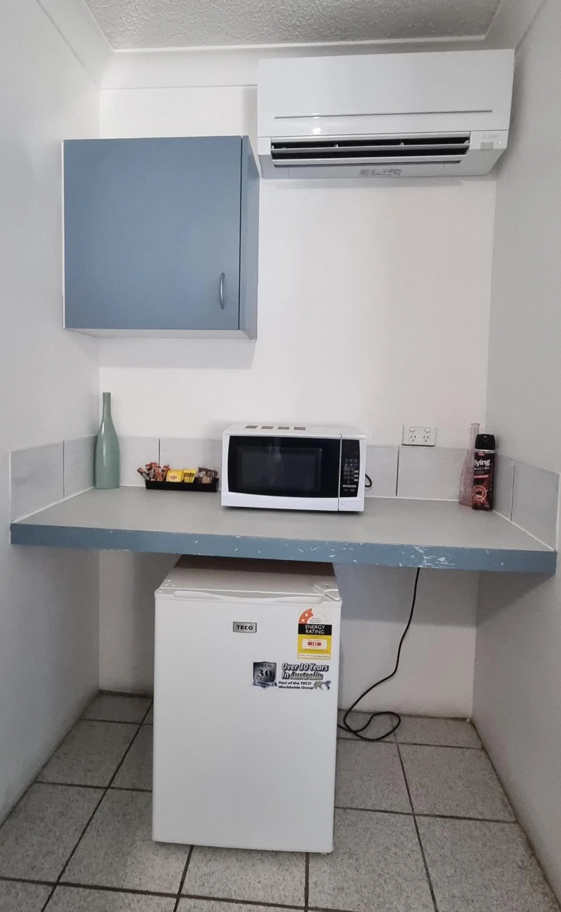 Kitchen or kitchenette in Ocean Parade Motel