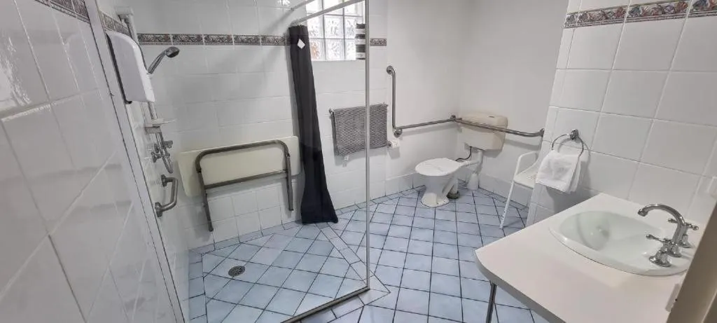 Shower in Ocean Parade Motel