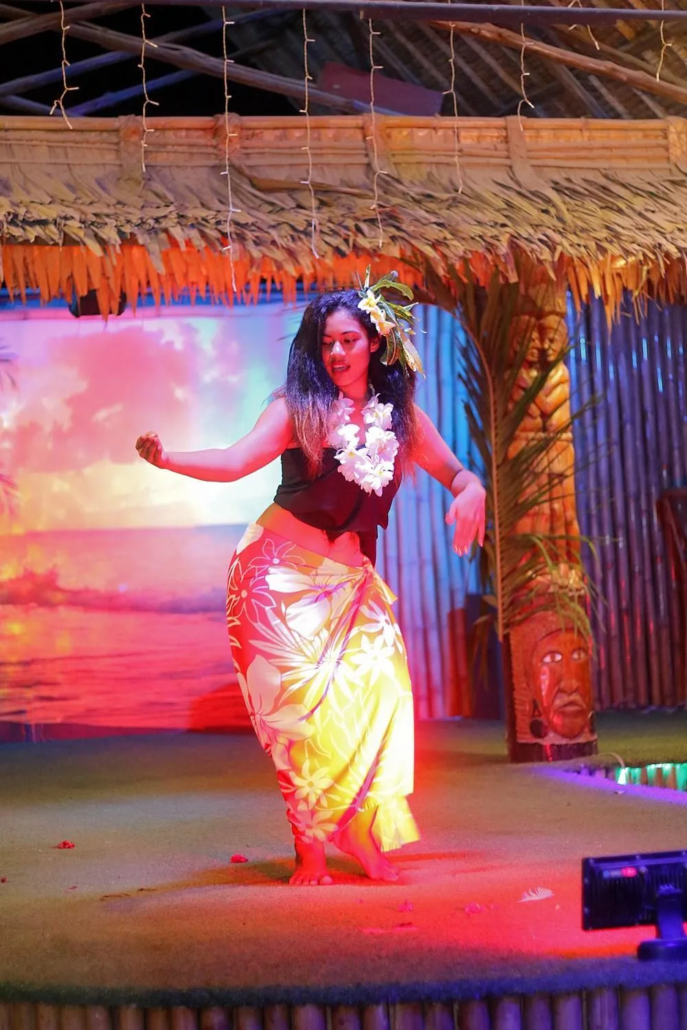 Evening entertainment in King Solomon Hotel