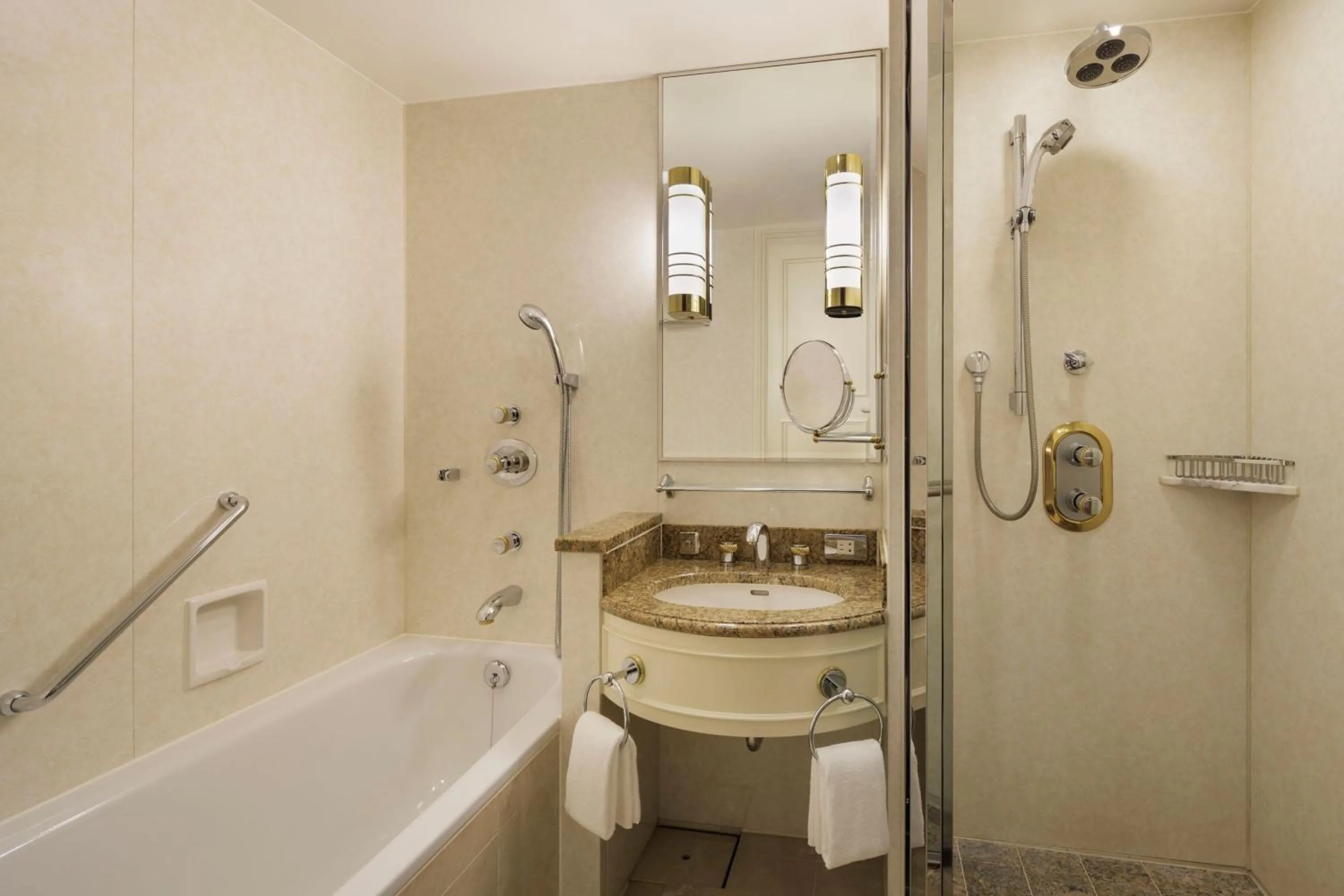 Shower in Nagoya Marriott Associa Hotel