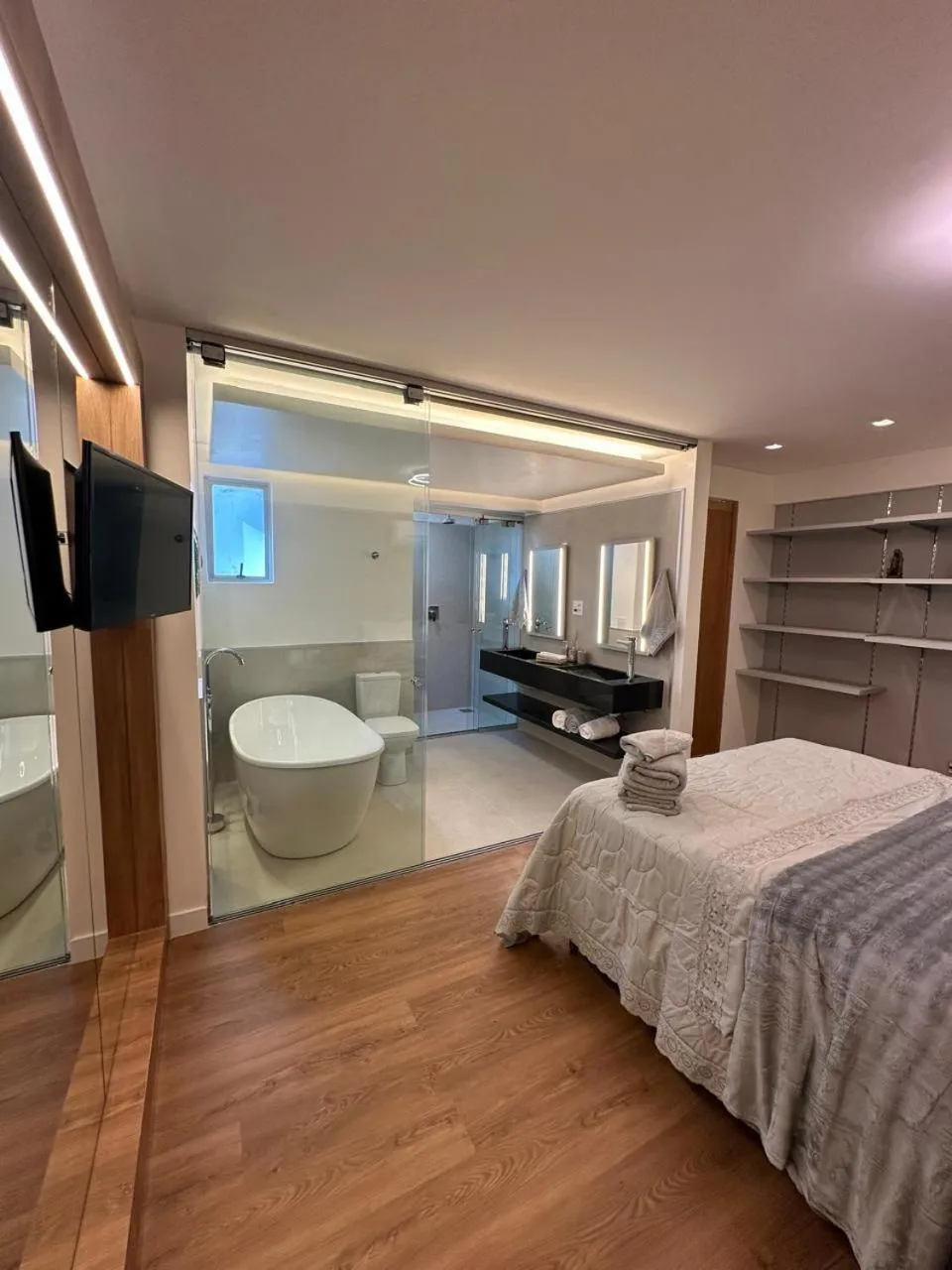 Bed in River Palace Hotel