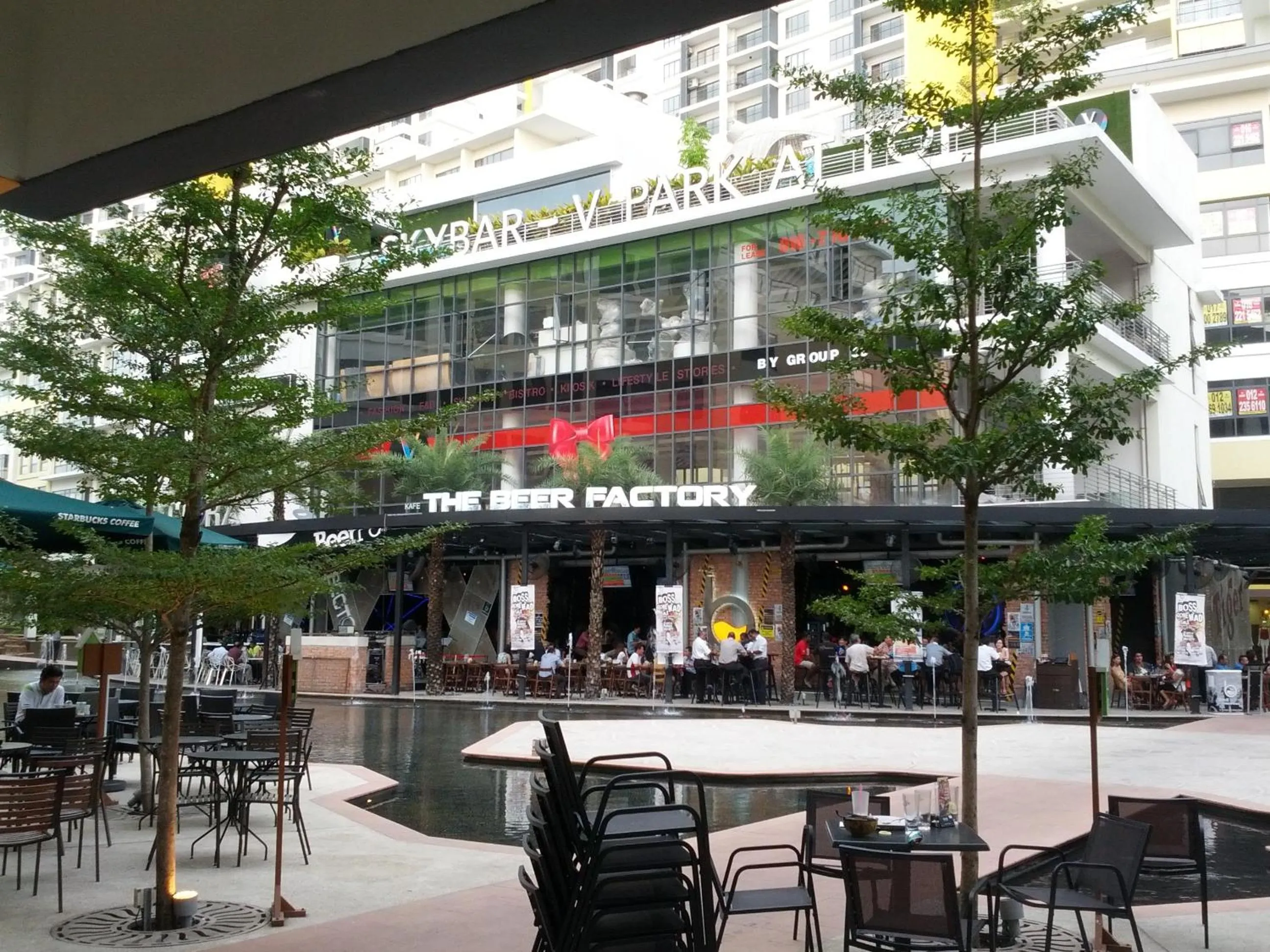 Restaurant/places to eat in Signature Hotel @ Puchong Setiawalk