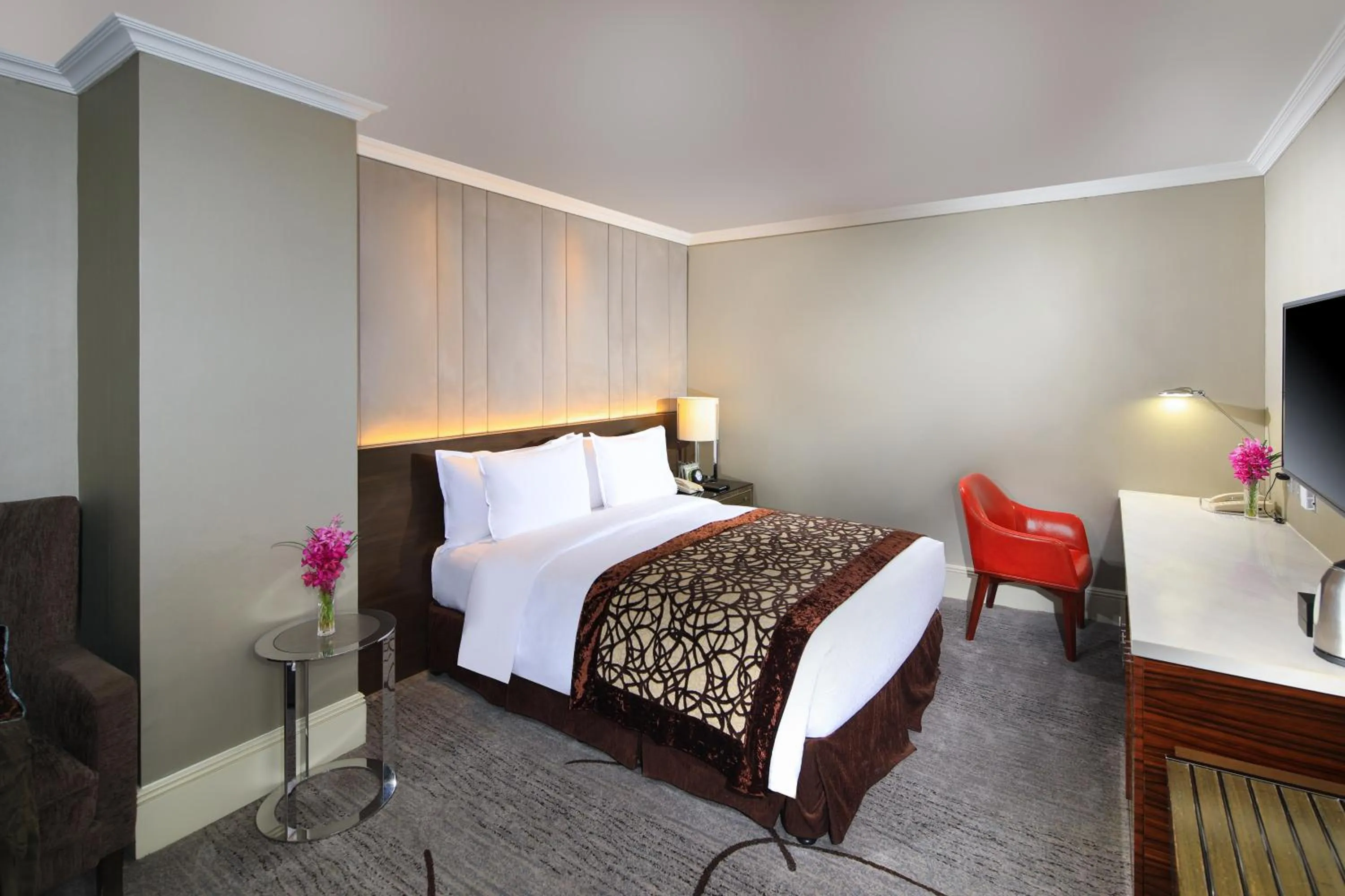 Photo of the whole room, Bed in Jin Jiang Hotel