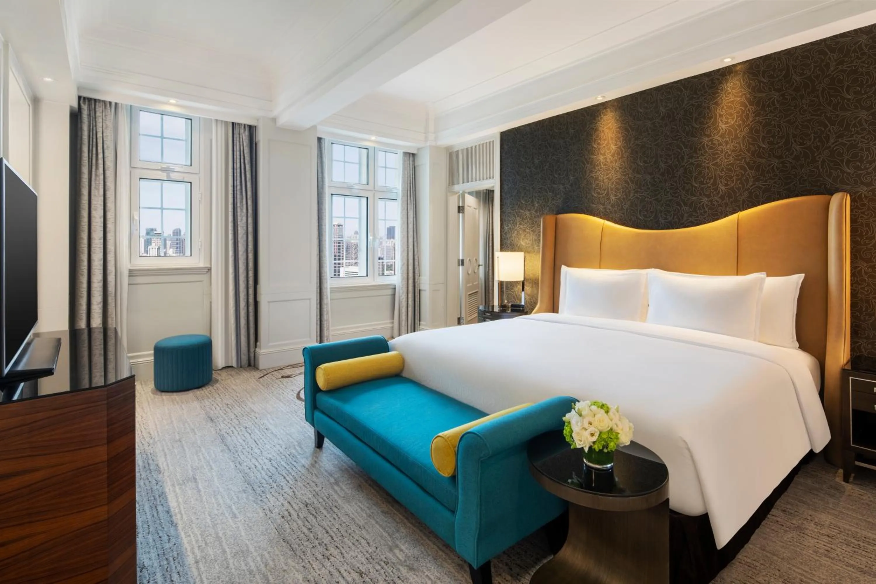 Photo of the whole room, Bed in Jin Jiang Hotel