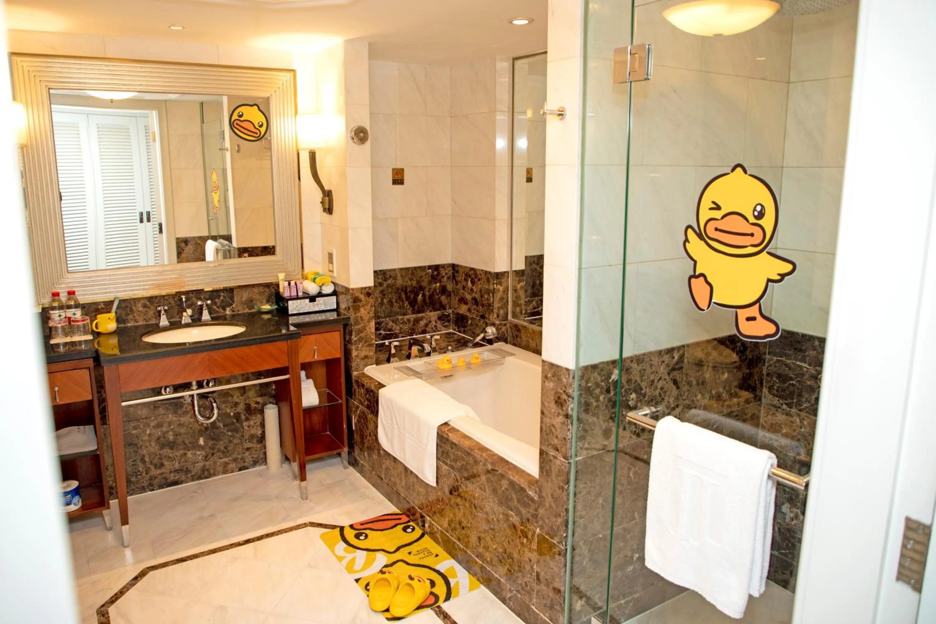 Toilet in Jin Jiang Hotel