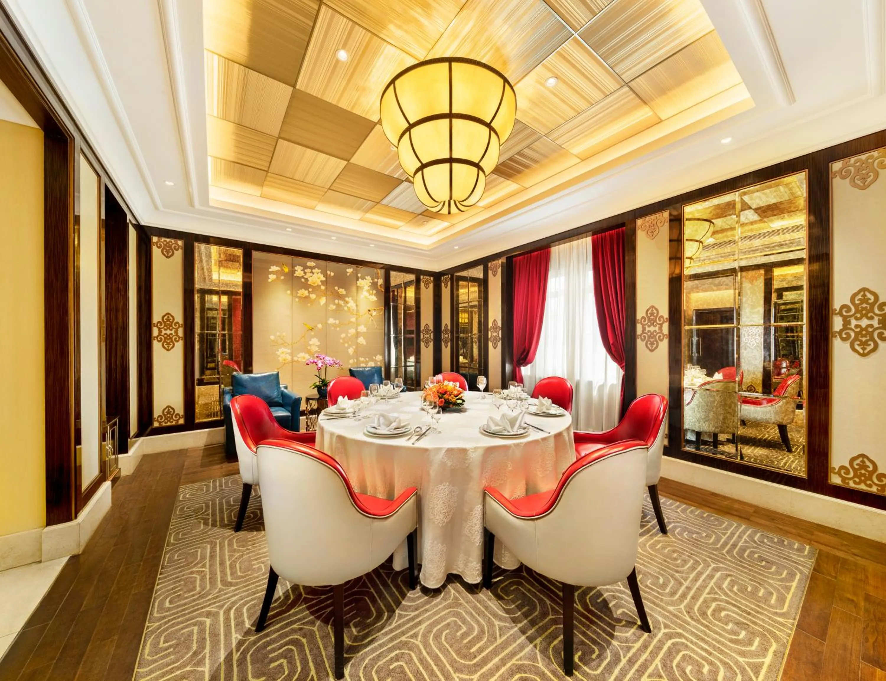 Restaurant/places to eat in Jin Jiang Hotel