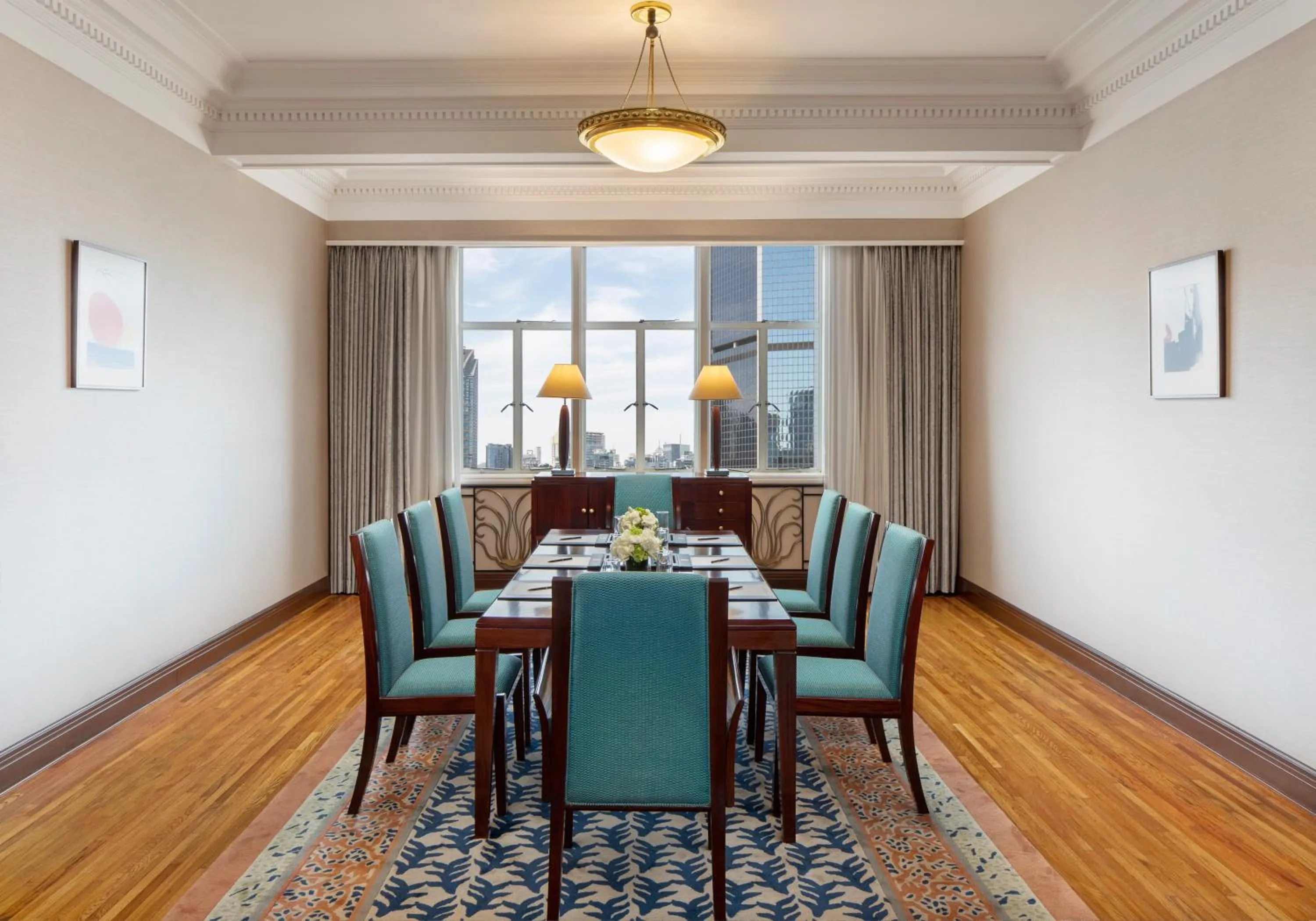 Living room in Jin Jiang Hotel