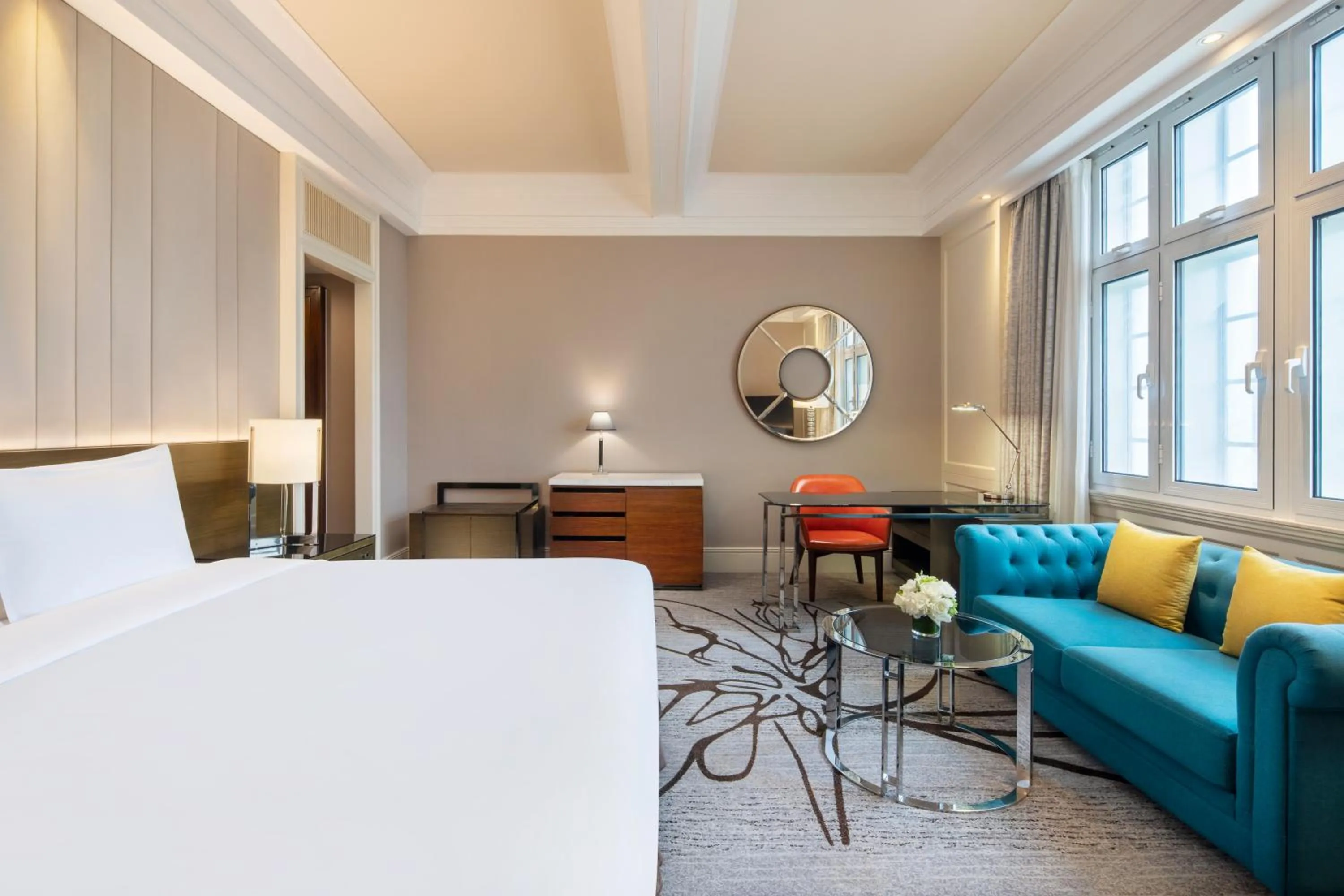 Photo of the whole room, Bed in Jin Jiang Hotel