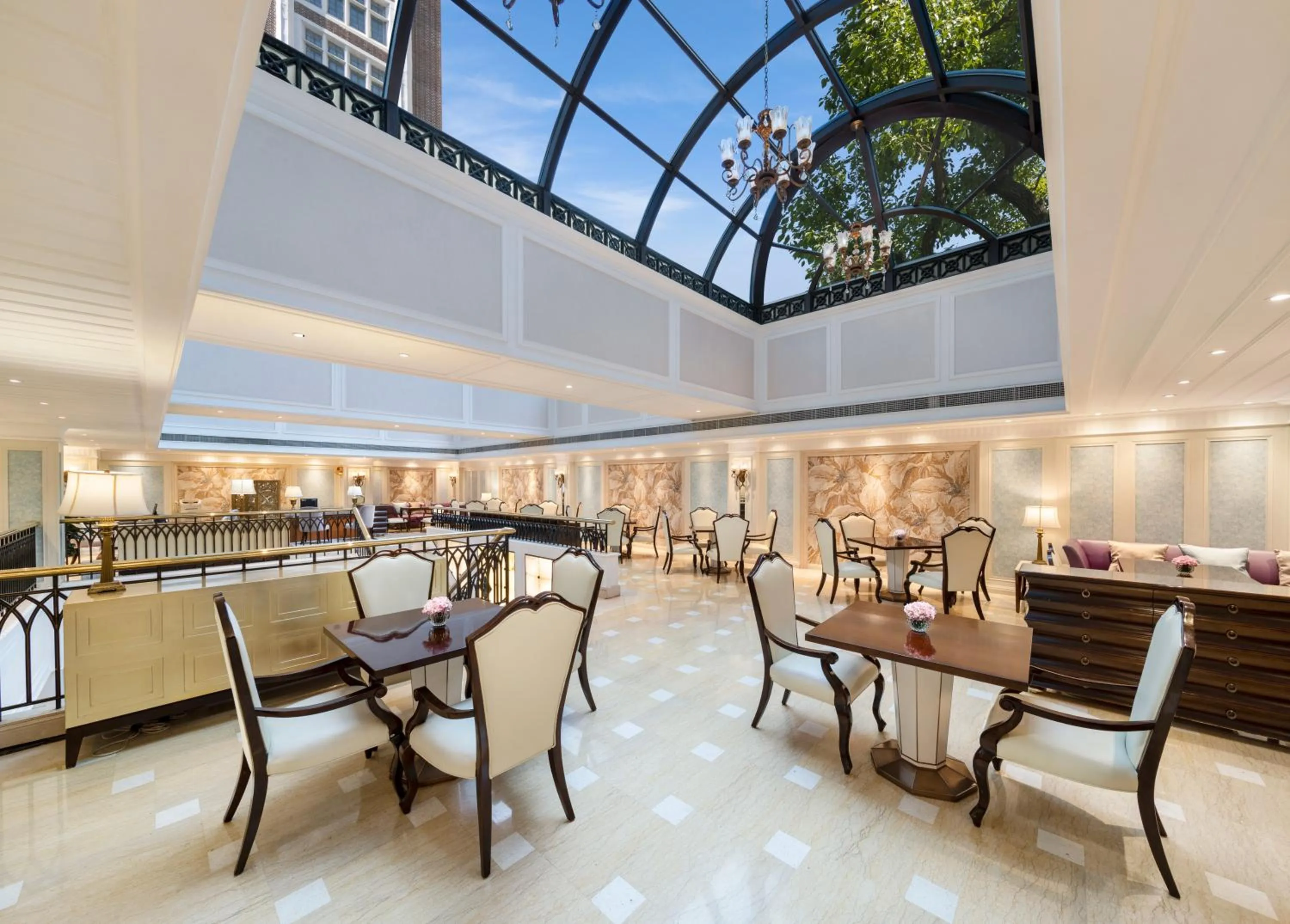 Restaurant/places to eat in Jin Jiang Hotel