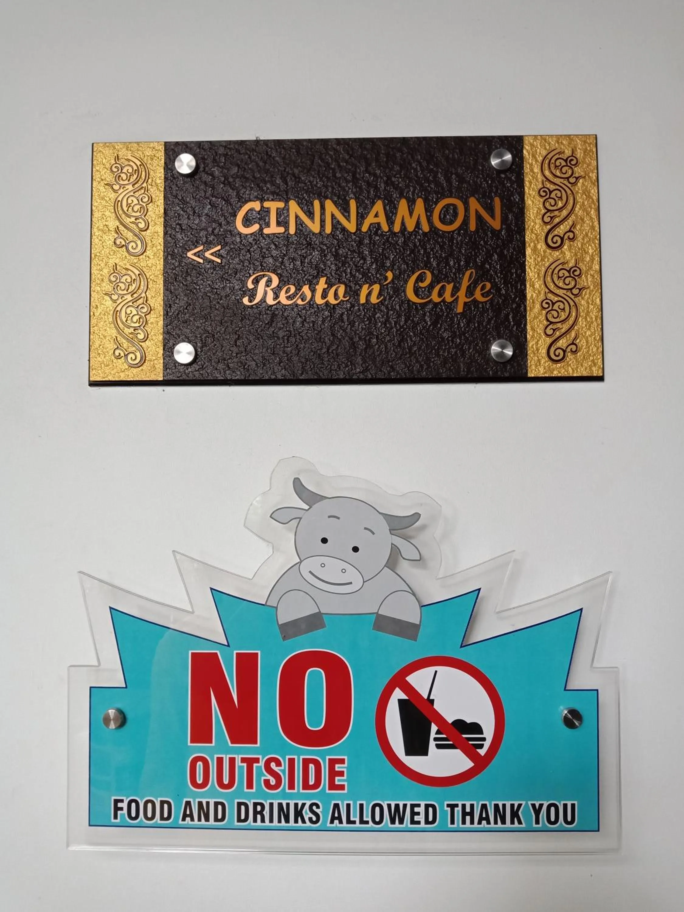 Food and drinks in Oxville Hotel