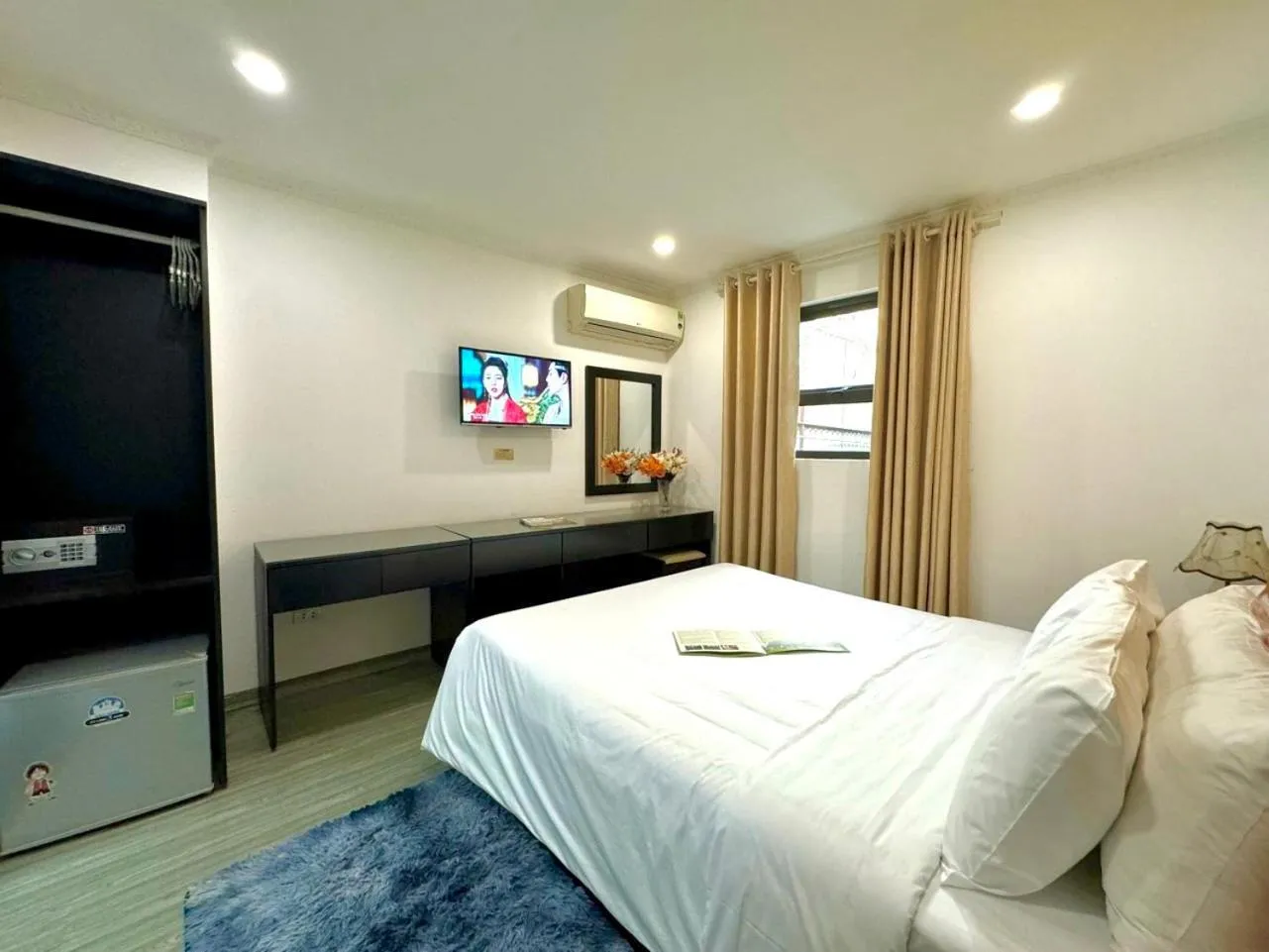 TV and multimedia, Bed in Hanoi Elpis Hotel
