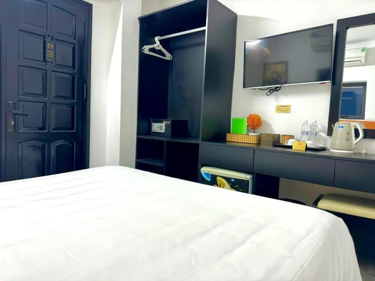 TV and multimedia, Bed in Hanoi Elpis Hotel