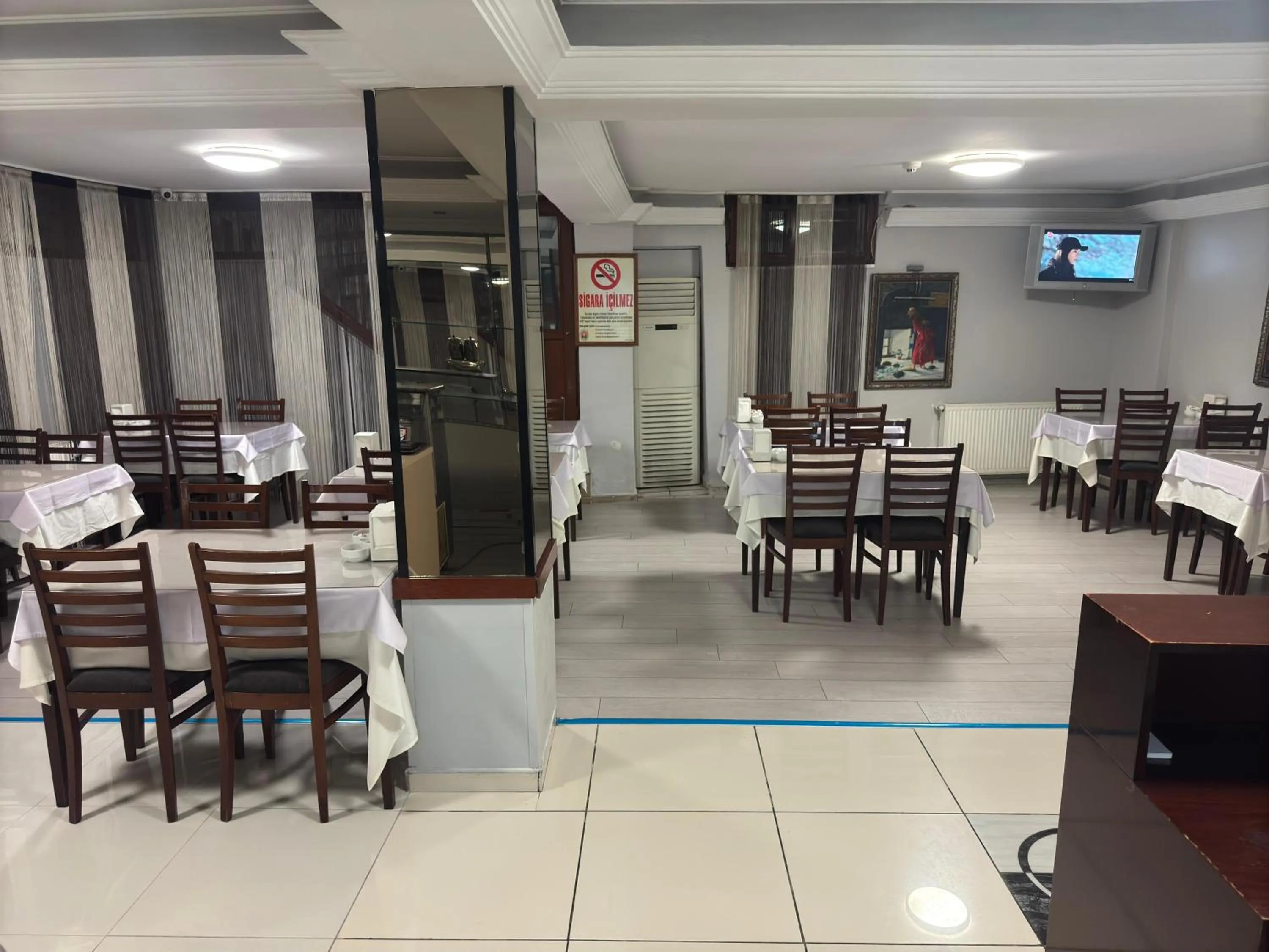 Restaurant/places to eat in GRAND VATAN HOTEL