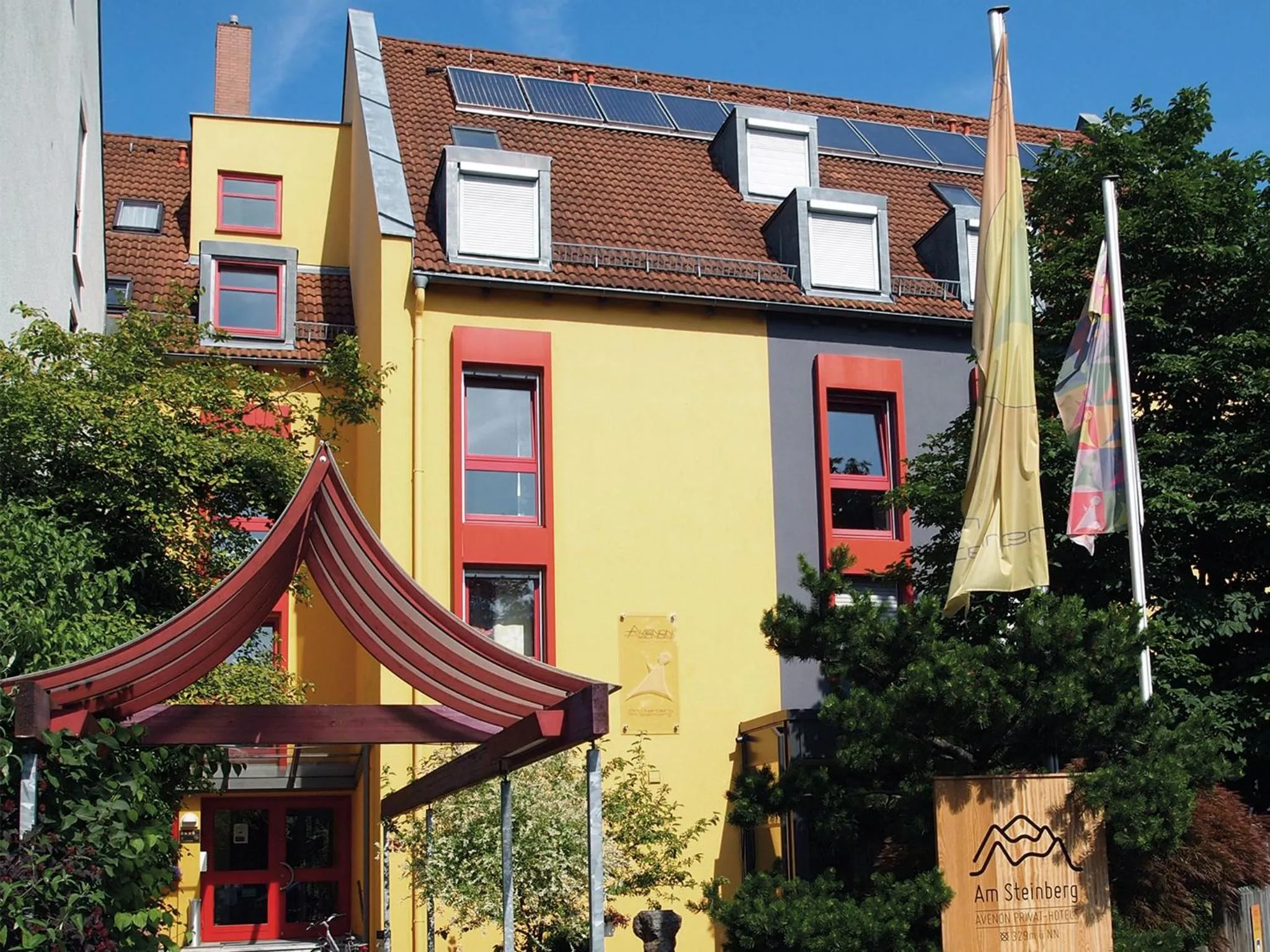 Garden view in Avenon Privat-Hotel Am Steinberg