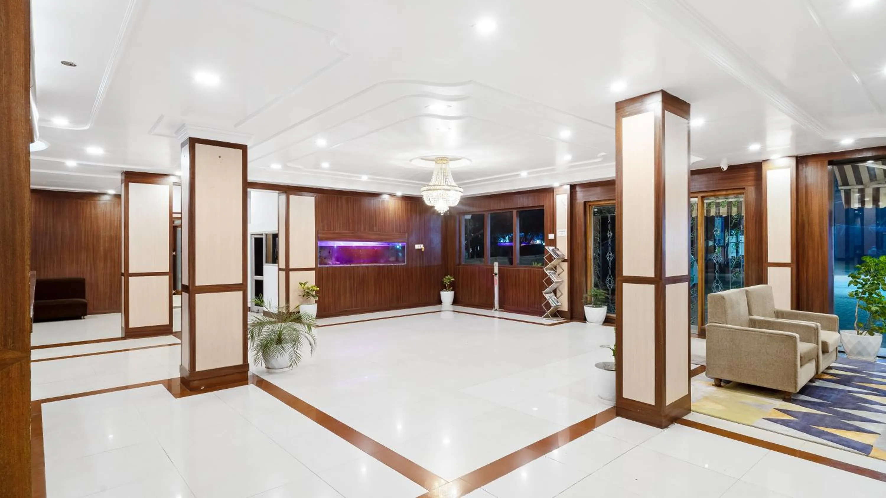 Lobby or reception, Bed in Niranjana Hotel Bodhgaya
