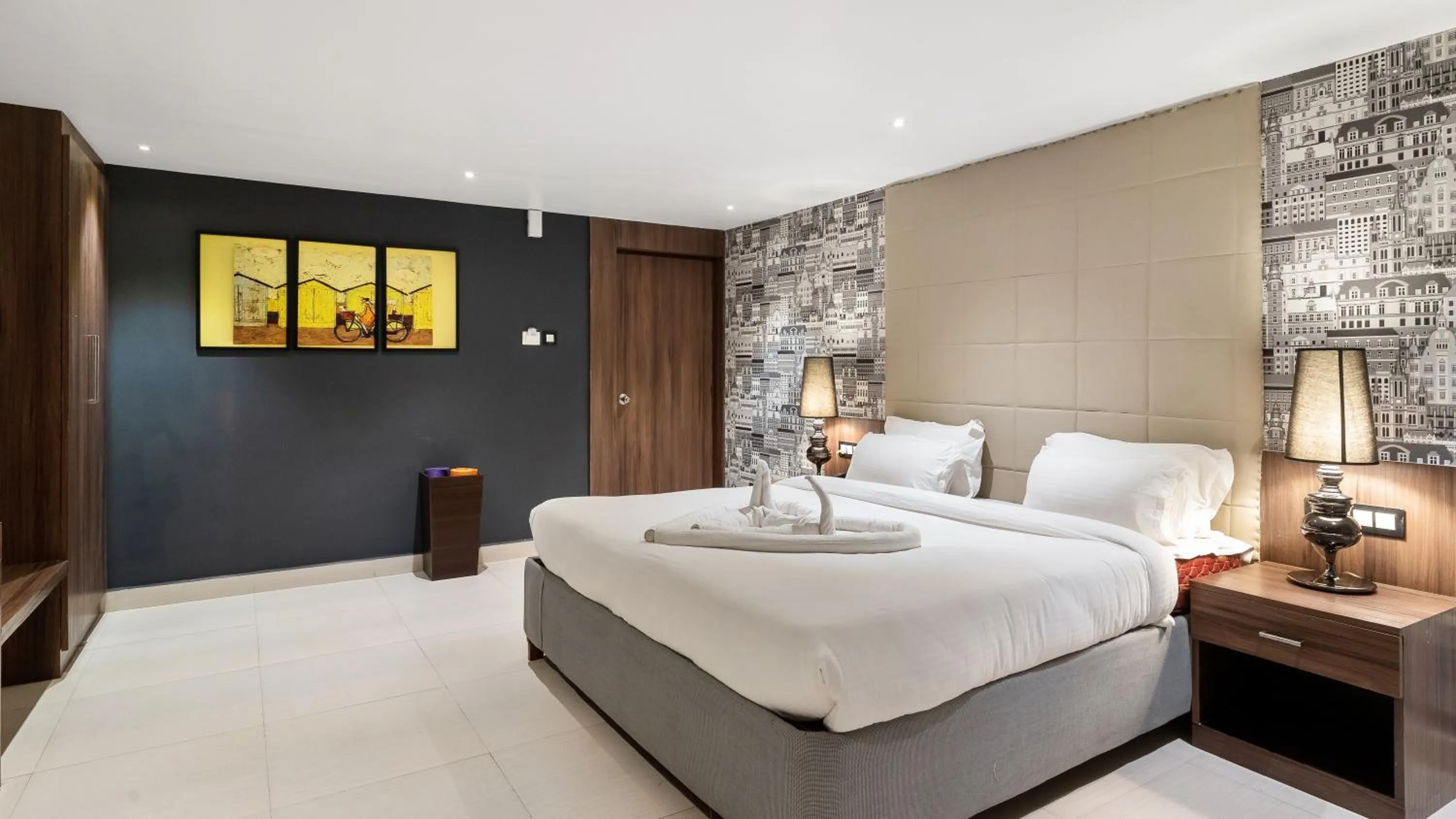 Photo of the whole room, Bed in Niranjana Hotel Bodhgaya