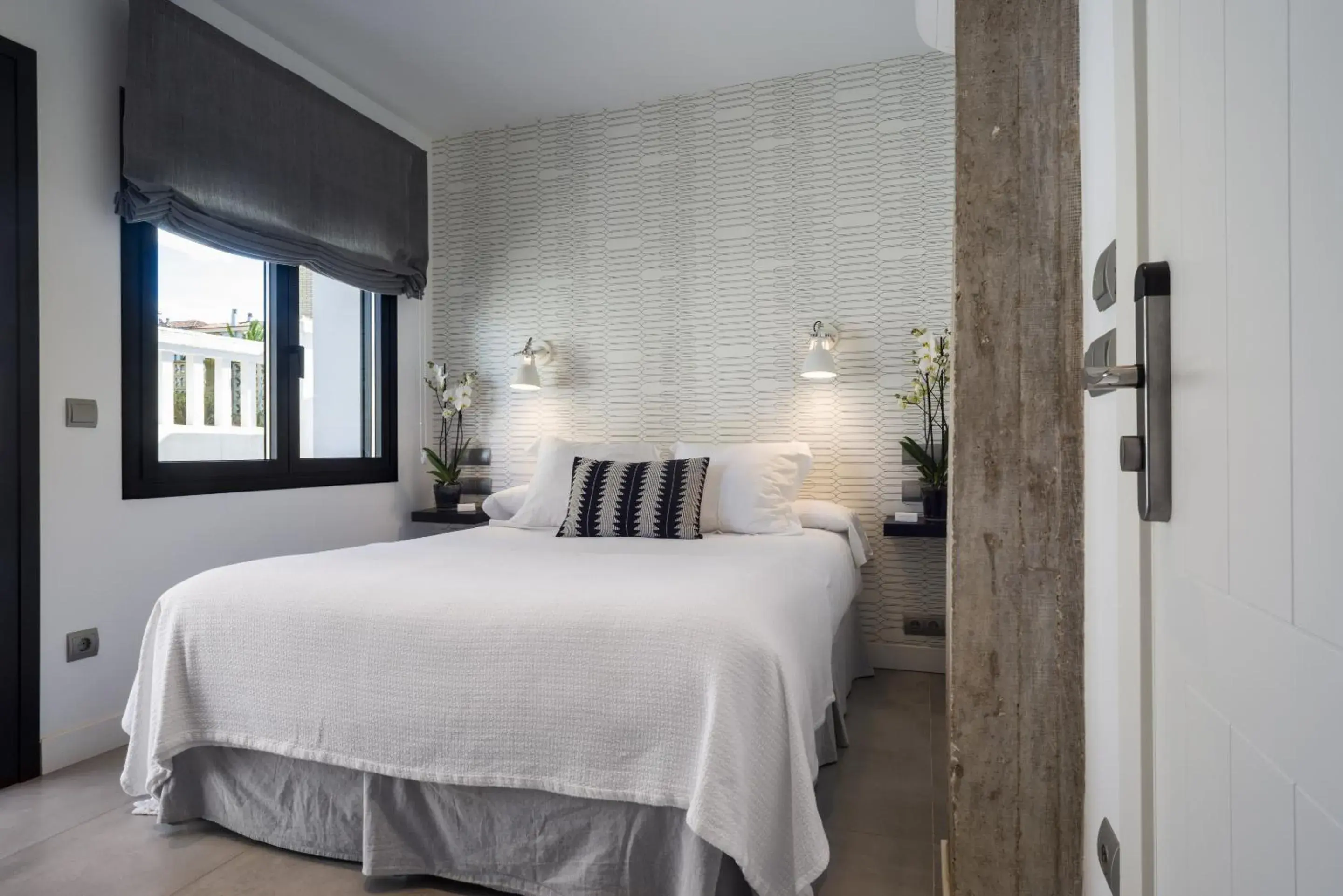 Double Room with Private Bathroom in La Playa Suites Suances Double Room with Private Bathroom in La Playa Suites Suances