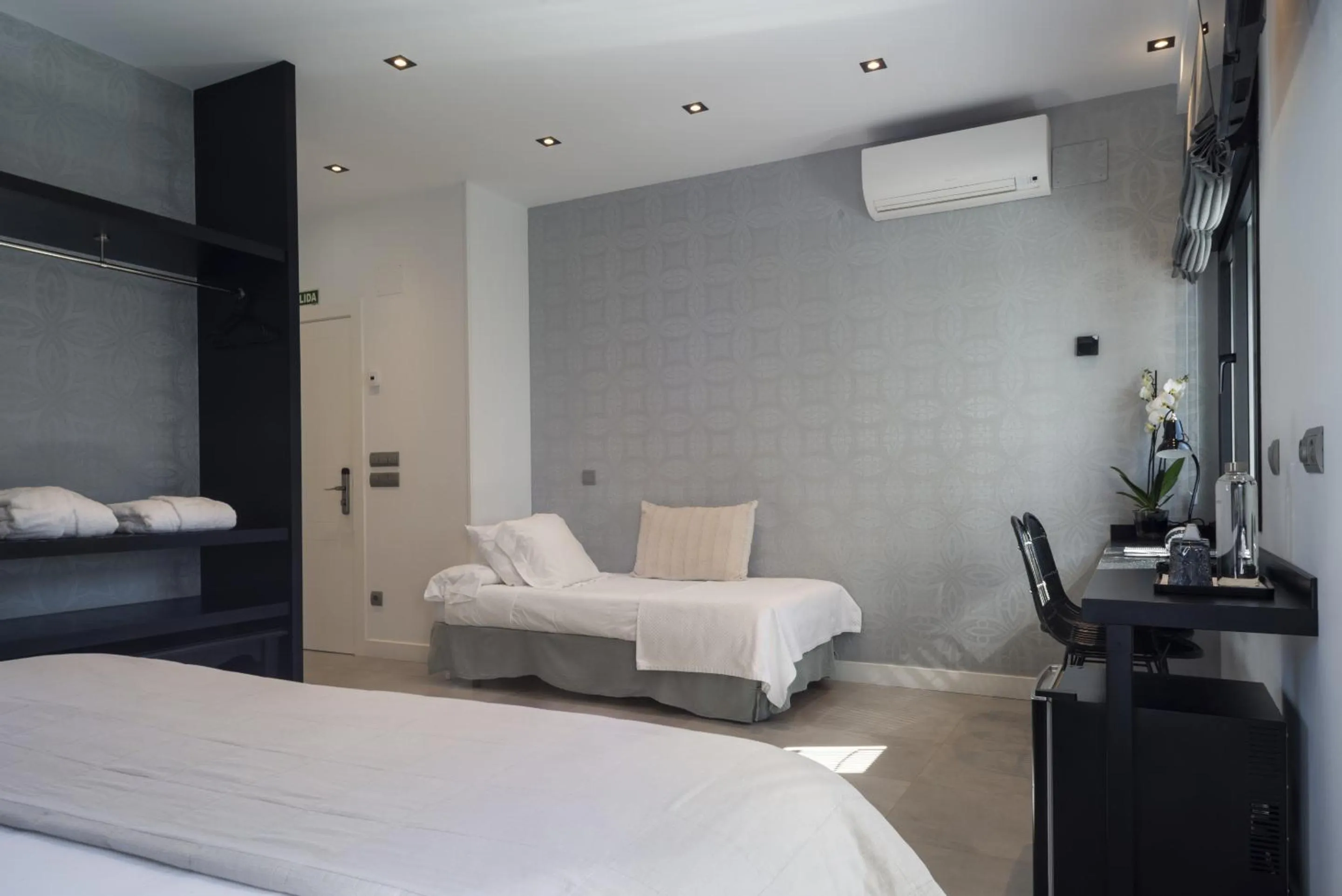 Bedroom, Bed in La Playa Suites Suances