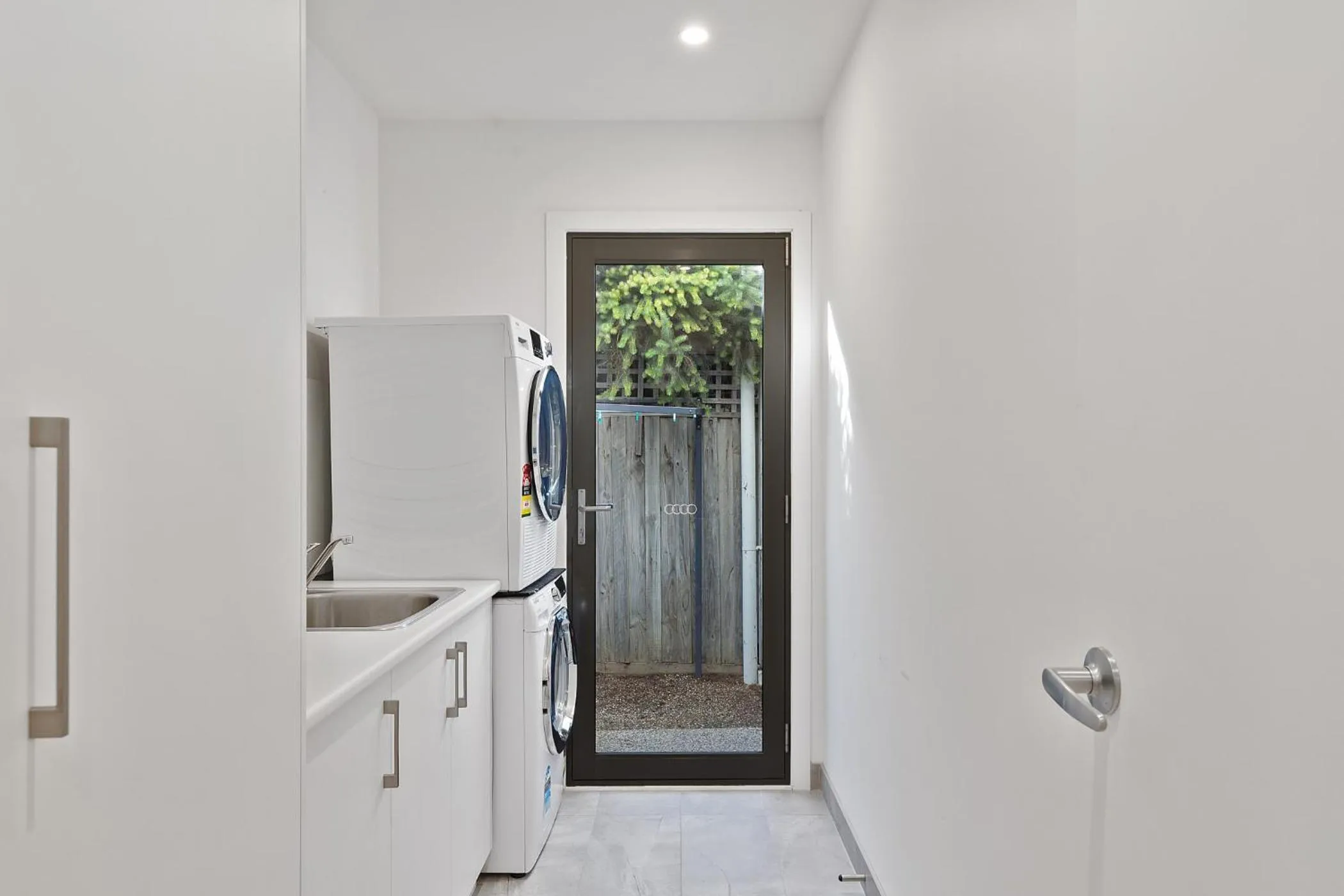 Other in TORQUAY Relax and Unwind Beach 300m Table Tennis