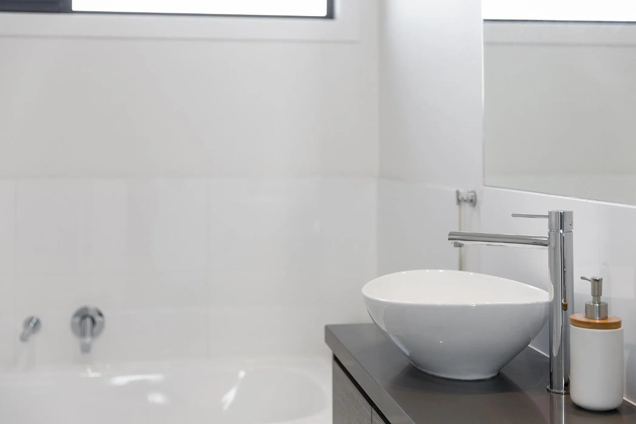 Bathroom in TORQUAY Relax and Unwind Beach 300m Table Tennis