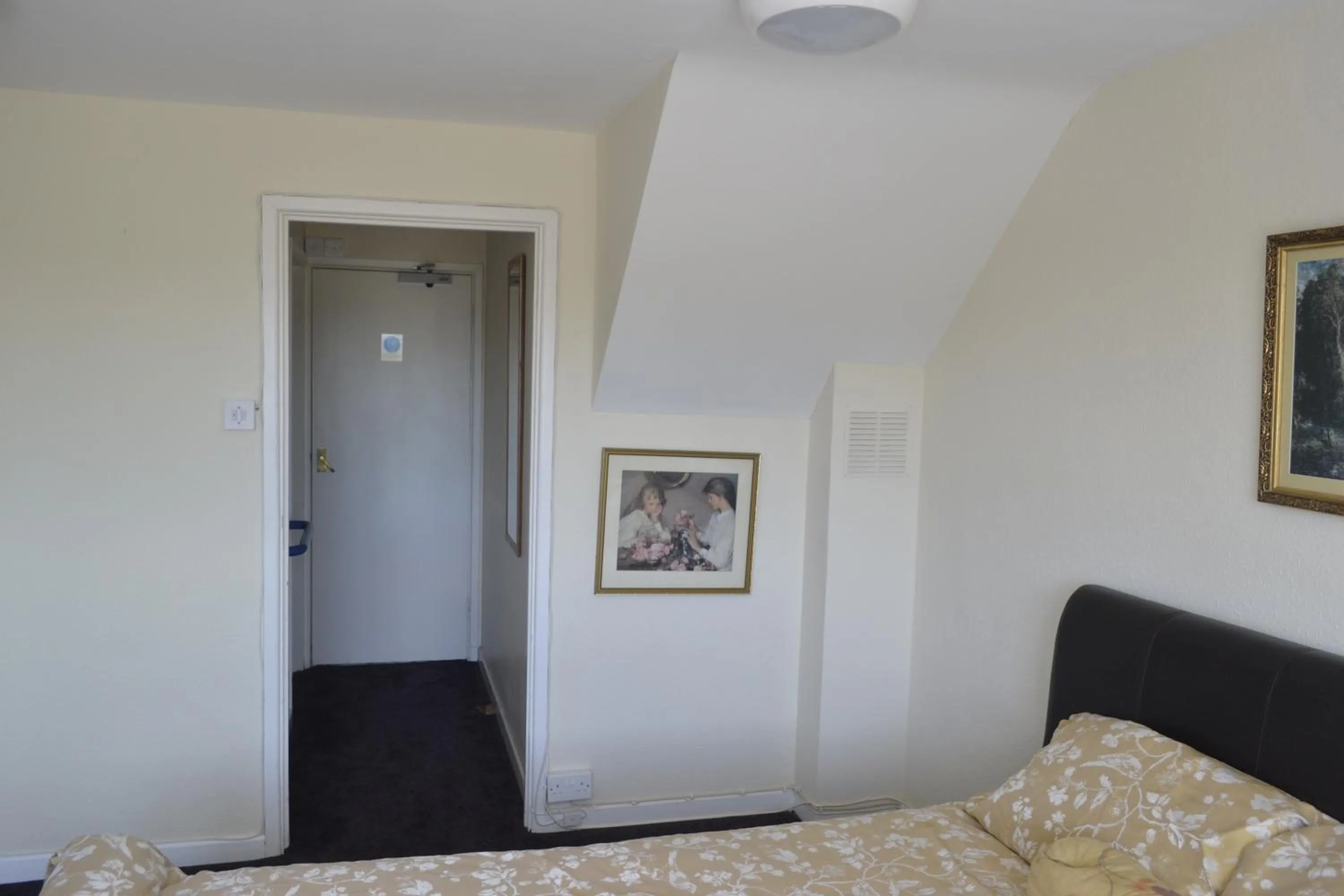 Bedroom, Bed in The Lawns Tea Room and B&B