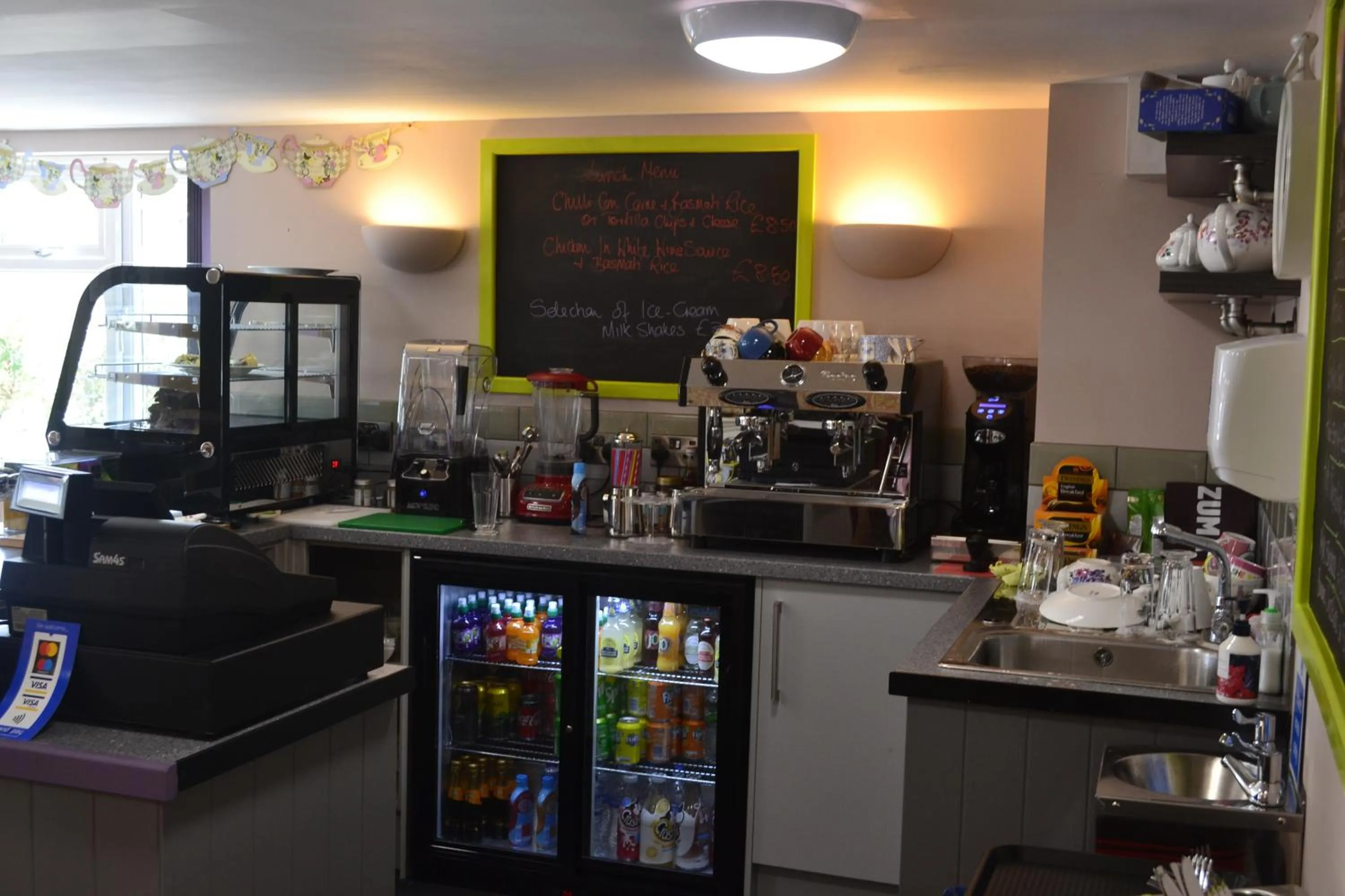 Food and drinks in The Lawns Tea Room and B&B