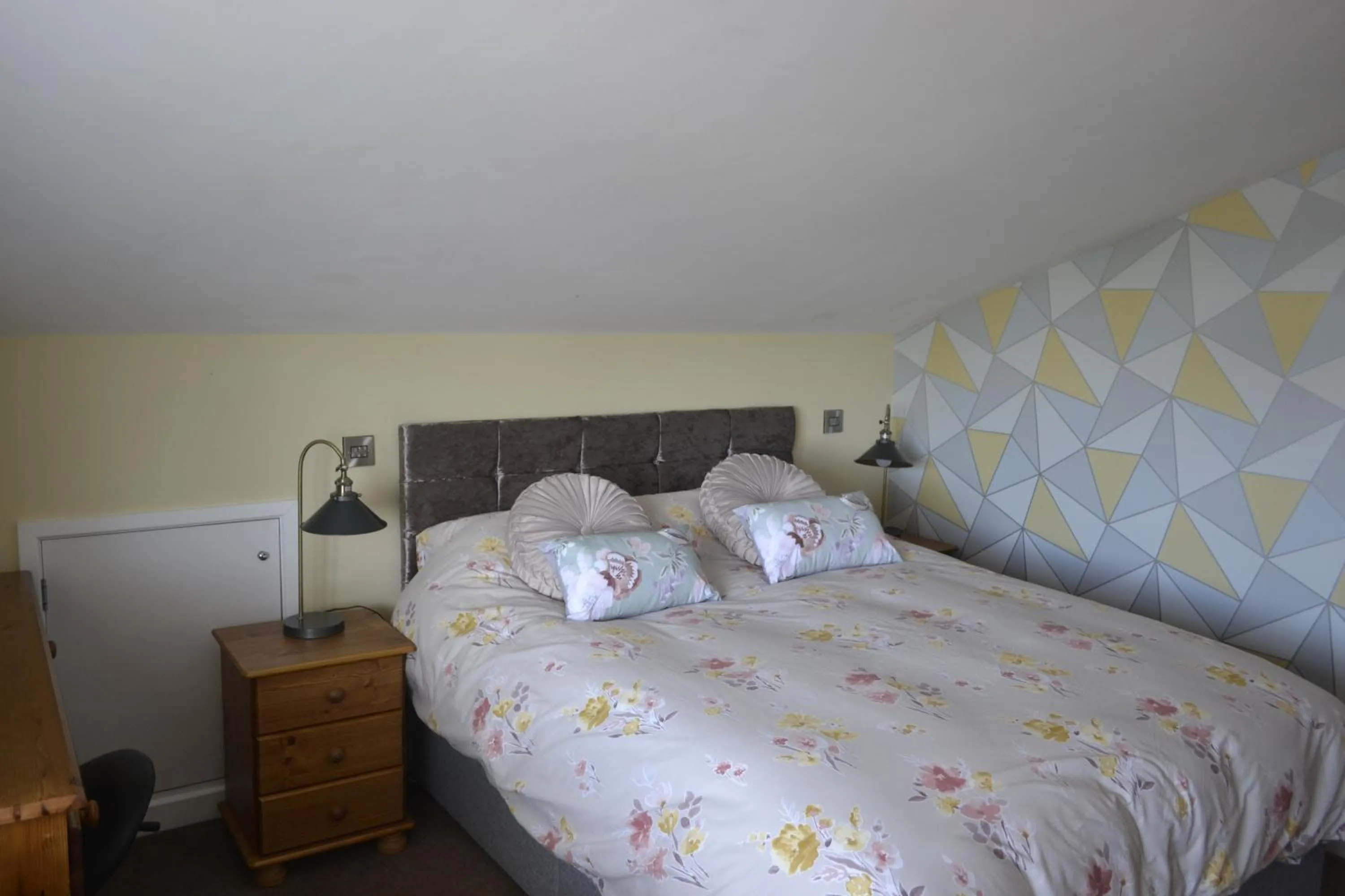 Bedroom, Bed in The Lawns Tea Room and B&B