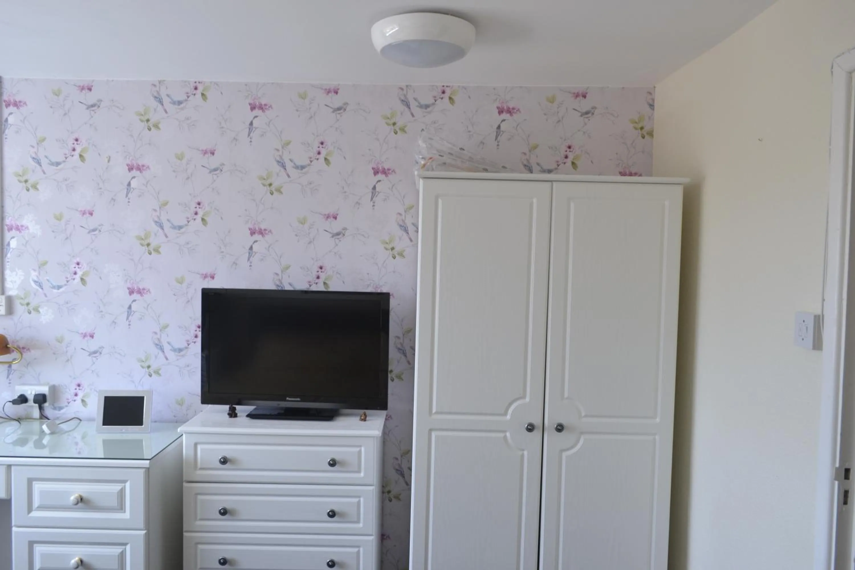 Bedroom in The Lawns Tea Room and B&B