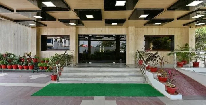 Facade/entrance in Hotel Taj Darbar