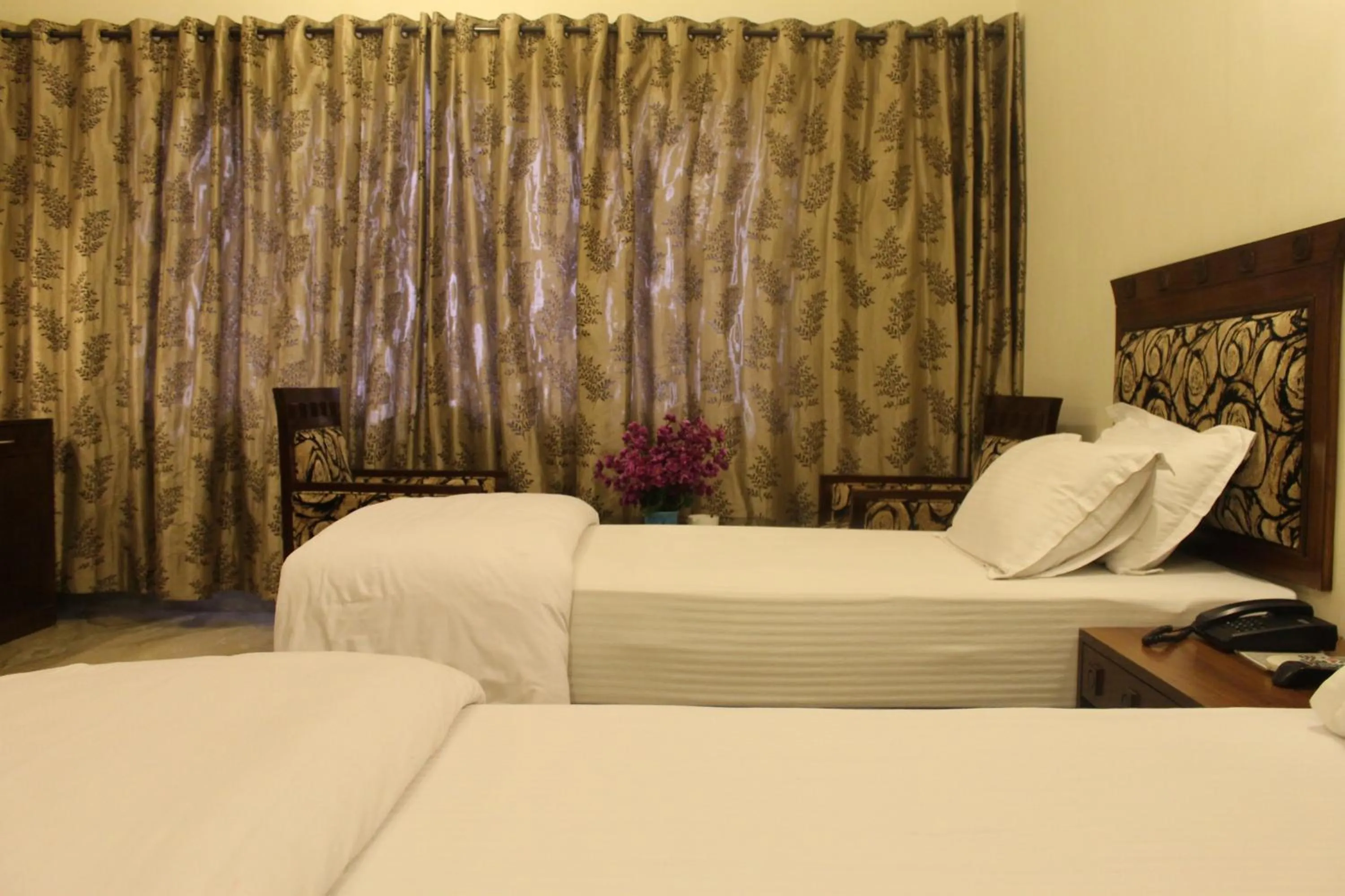 Bedroom, Bed in Hotel Taj Darbar