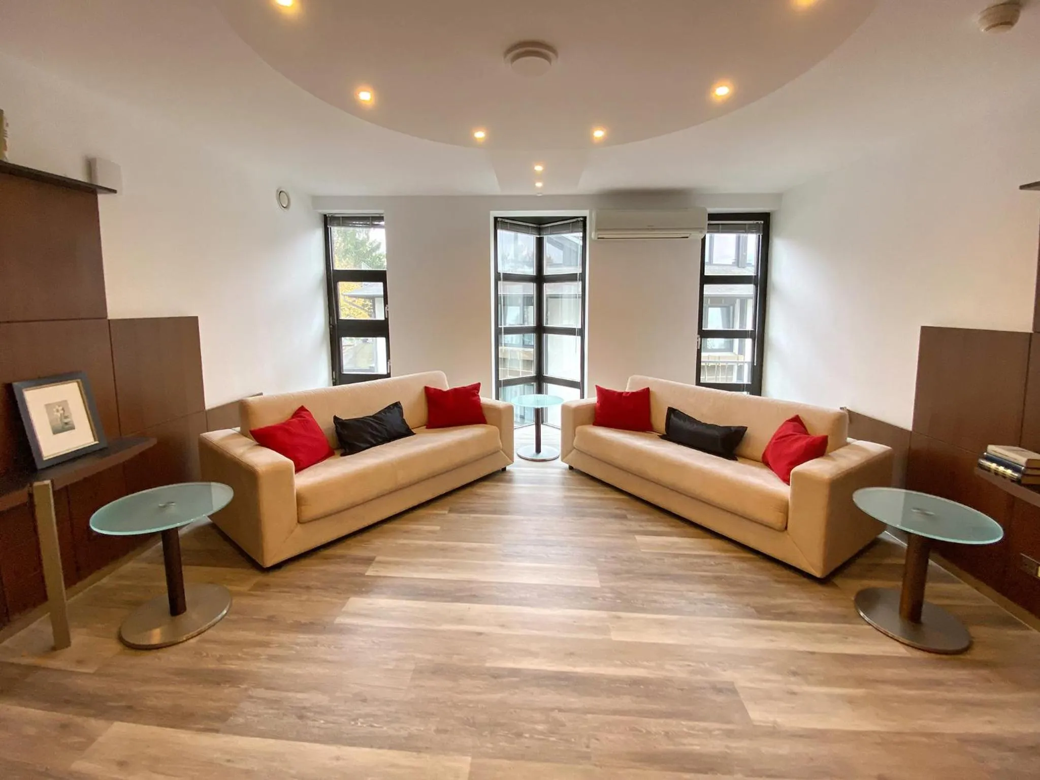 Lounge or bar in DORMERO Hotel Düsseldorf