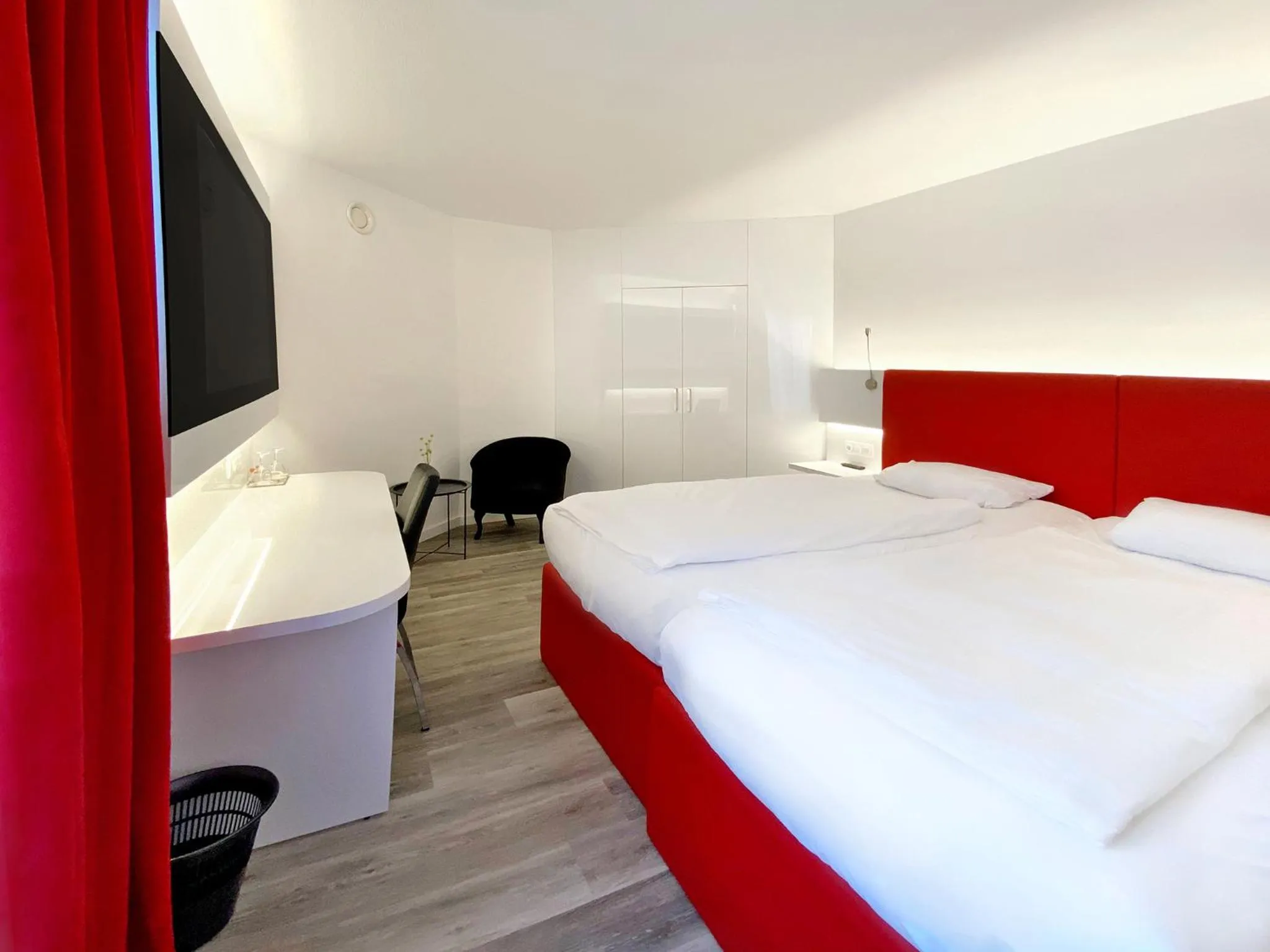 Bedroom, Bed in DORMERO Hotel Düsseldorf