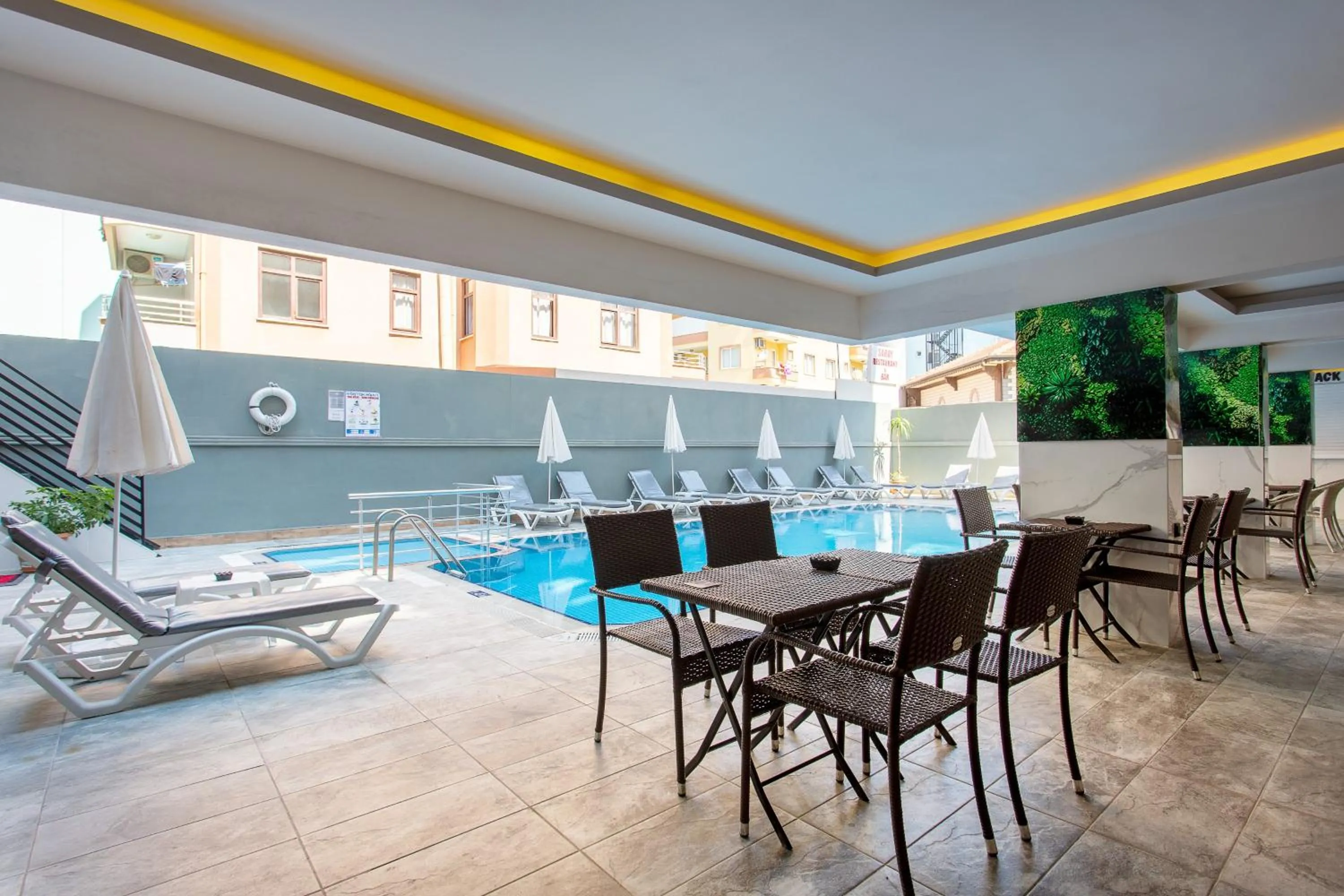 Swimming pool in Aslan Sand & City Hotel