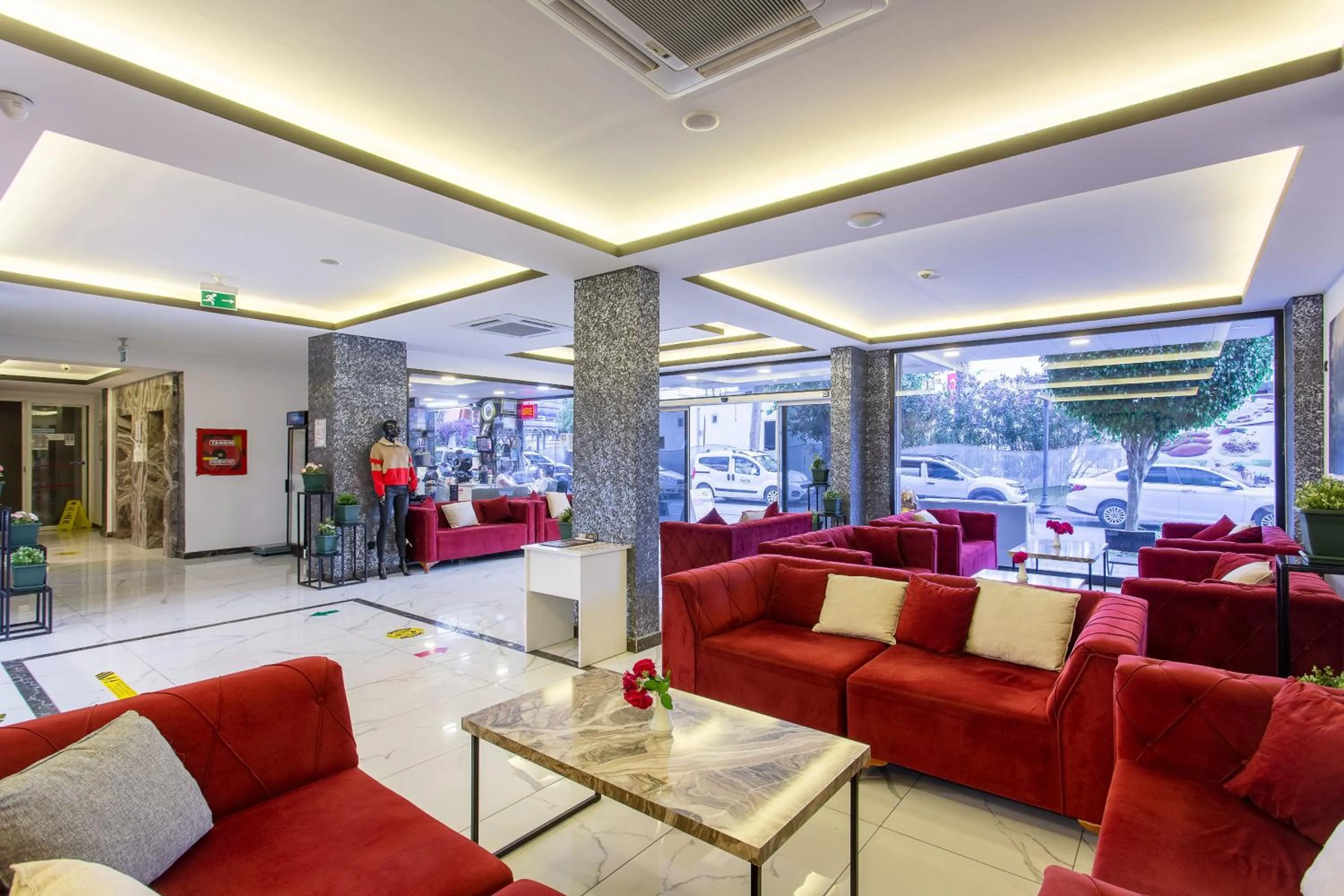 Lobby or reception in Aslan Sand & City Hotel