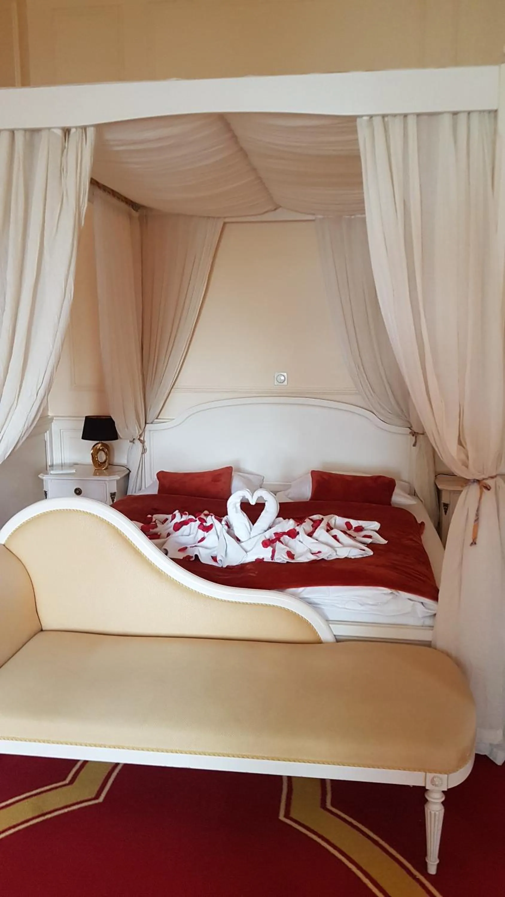 Photo of the whole room, Bed in Seeschloss Schorssow