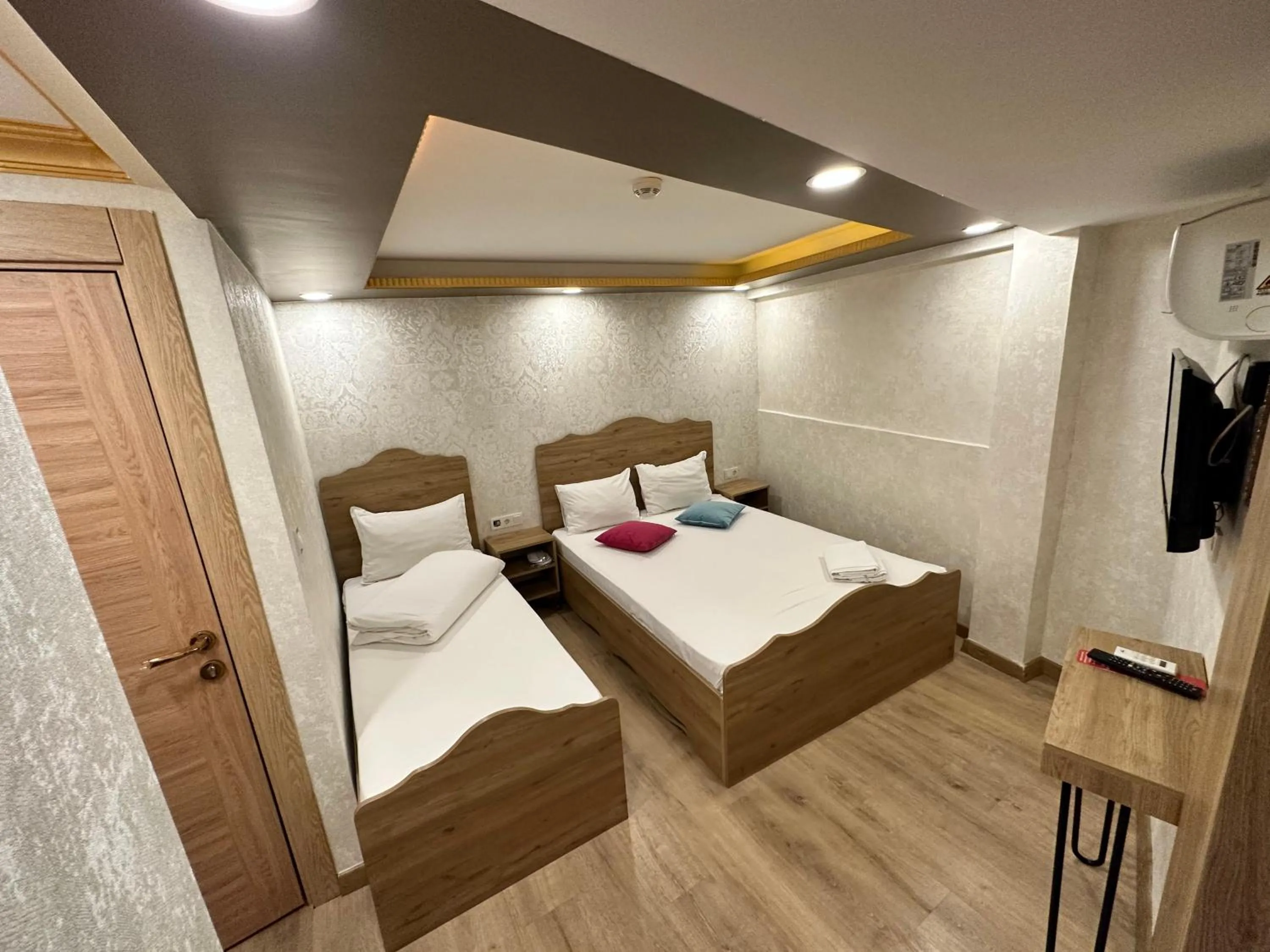 Bed in Golden Sail Hotel Old City