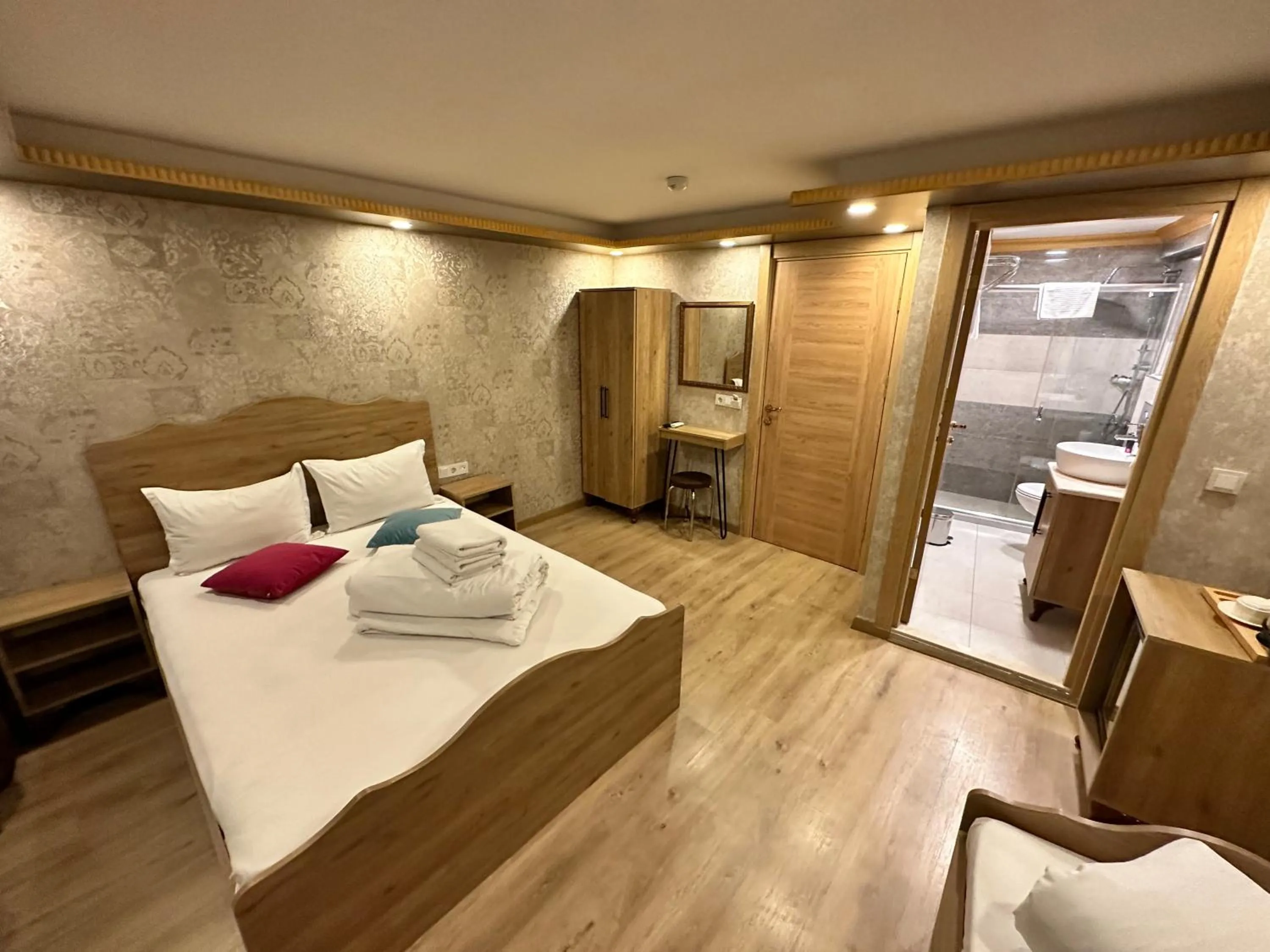 Bed in Golden Sail Hotel Old City