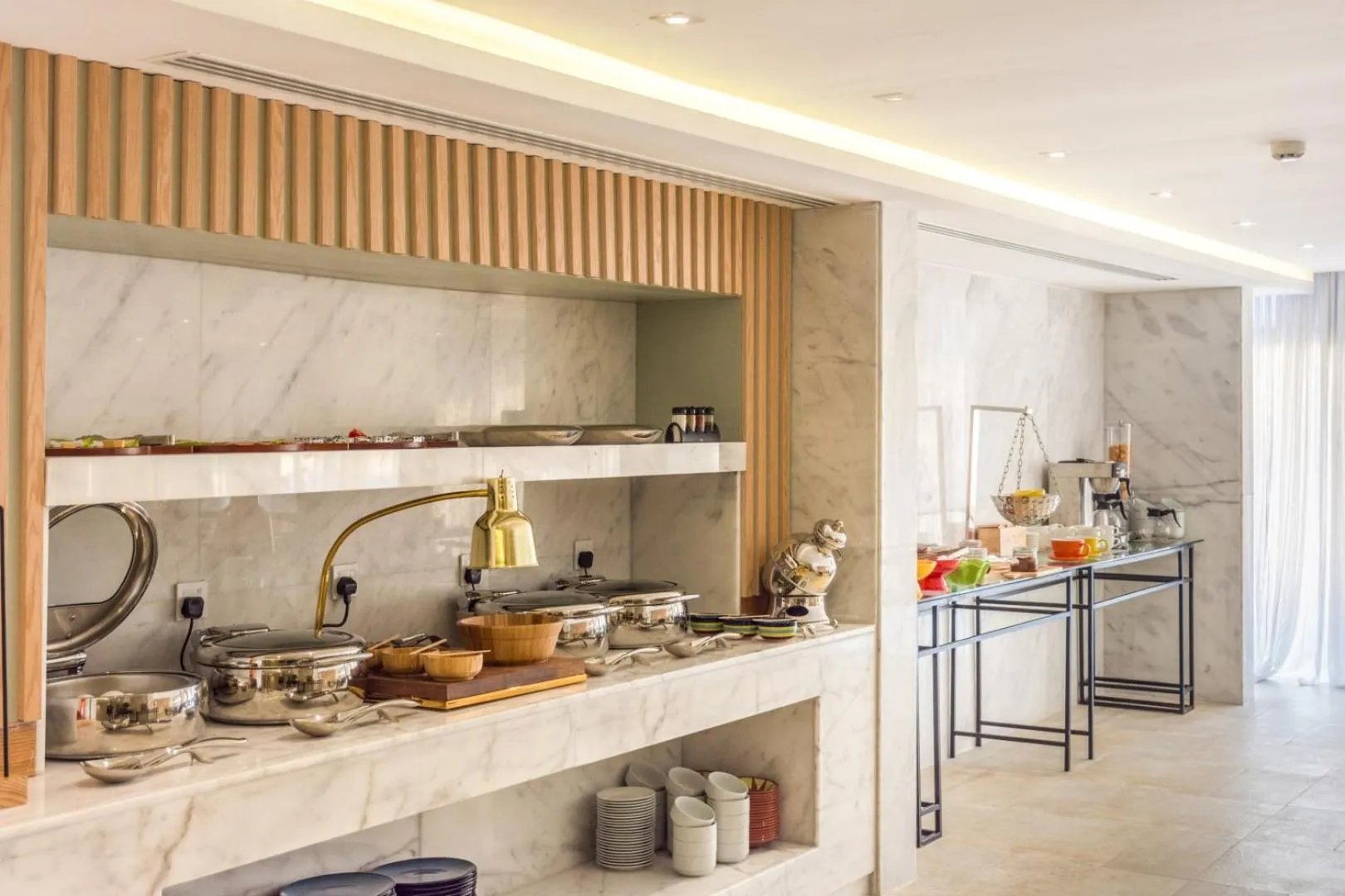 Restaurant/places to eat in Ewaa Express Hotel - Al Rawda