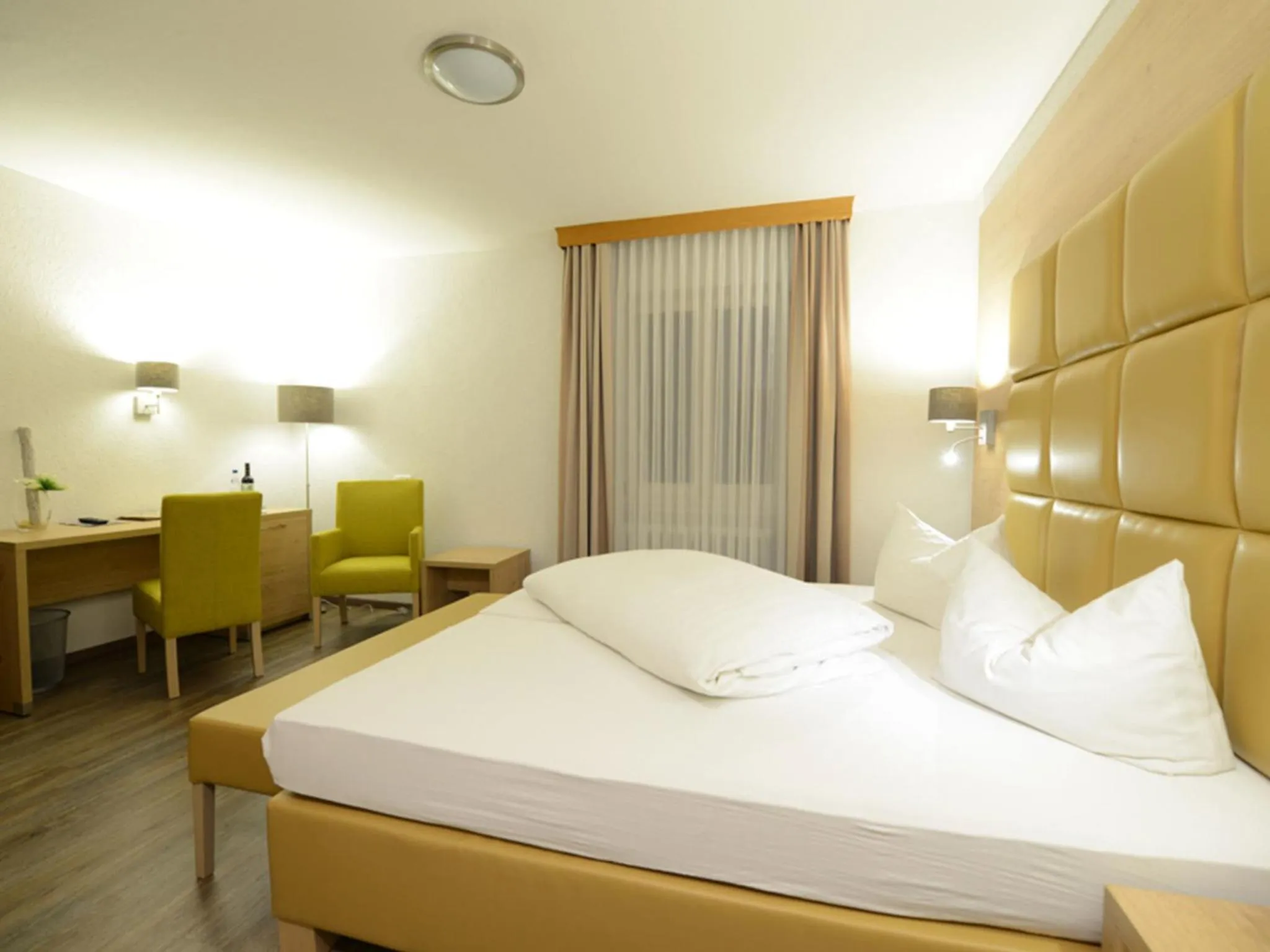 Bed in Land-gut Hotel zum Löwen Garni