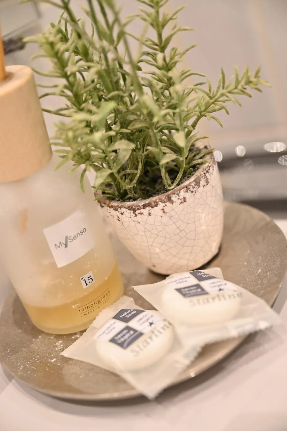 Bathroom in Land-gut Hotel zum Löwen Garni