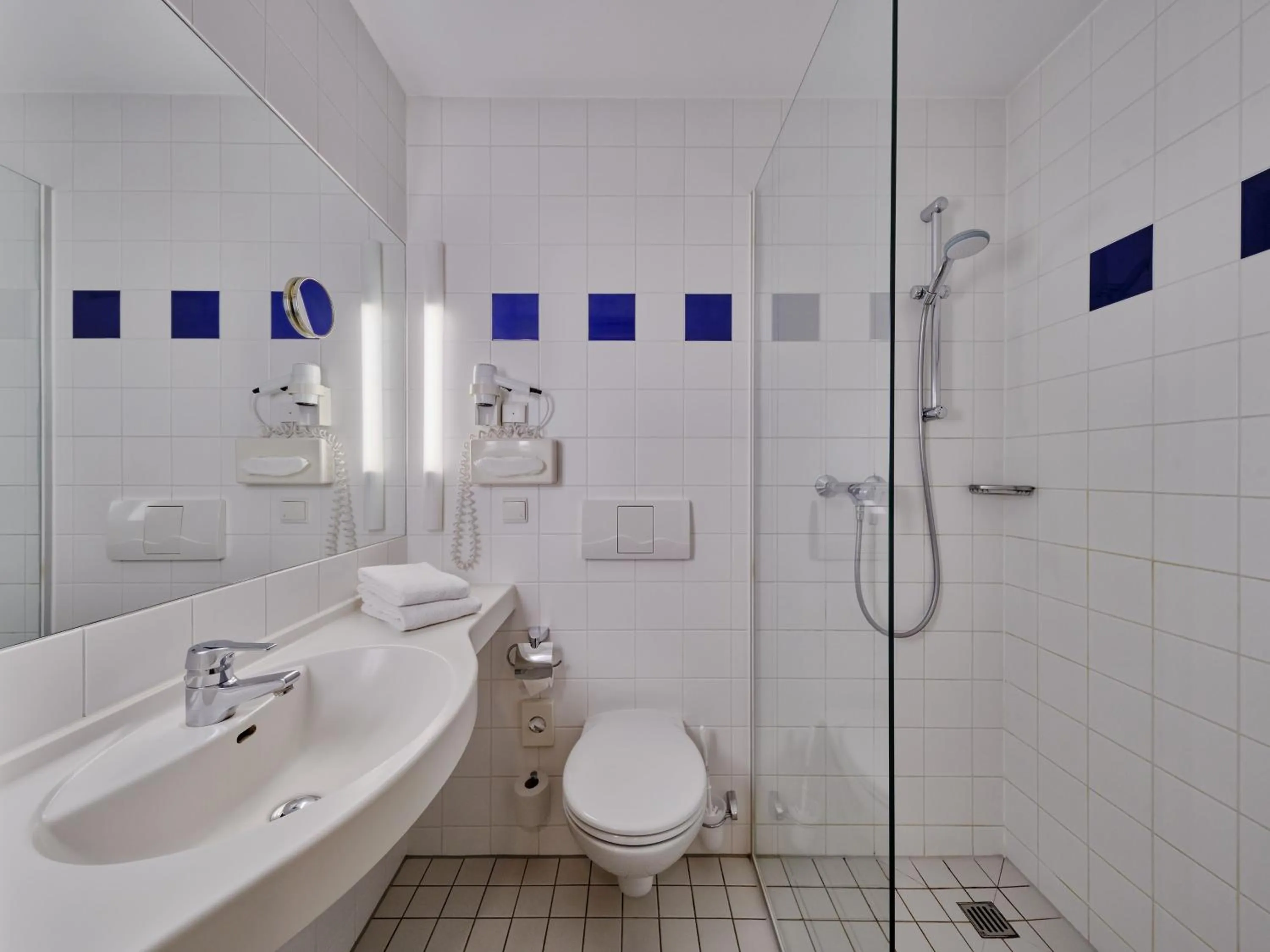 Bathroom in YORS Hotel Hannover