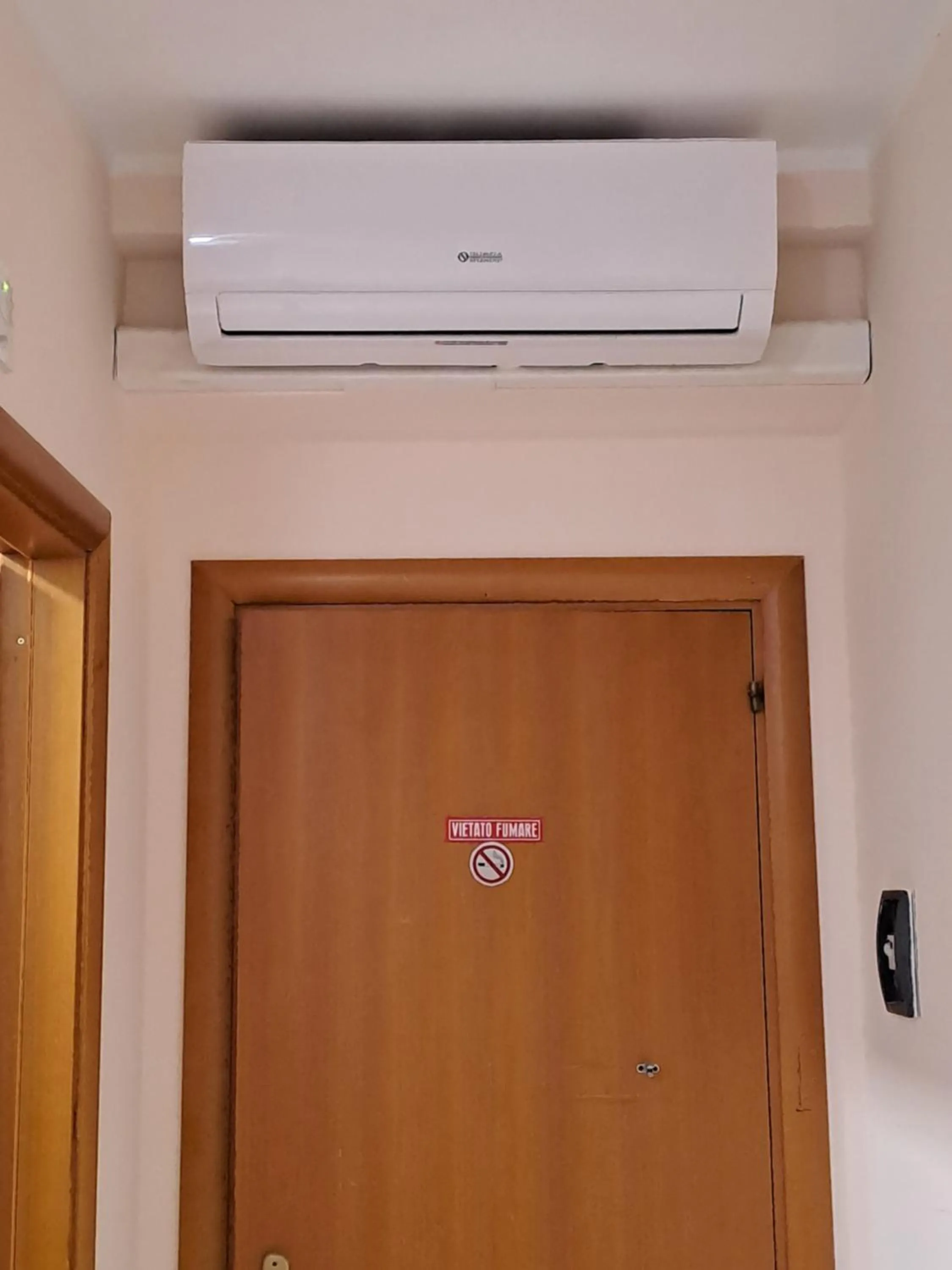 air conditioner in Hotel Lo Smeraldo