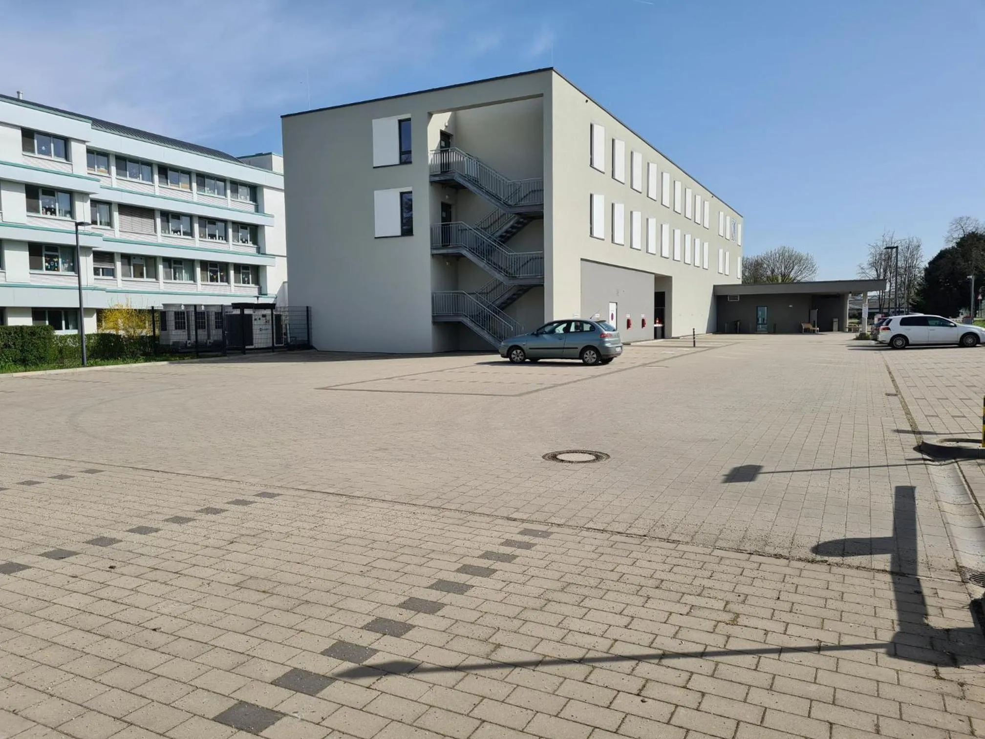 Parking in KELKO 1A Hotel